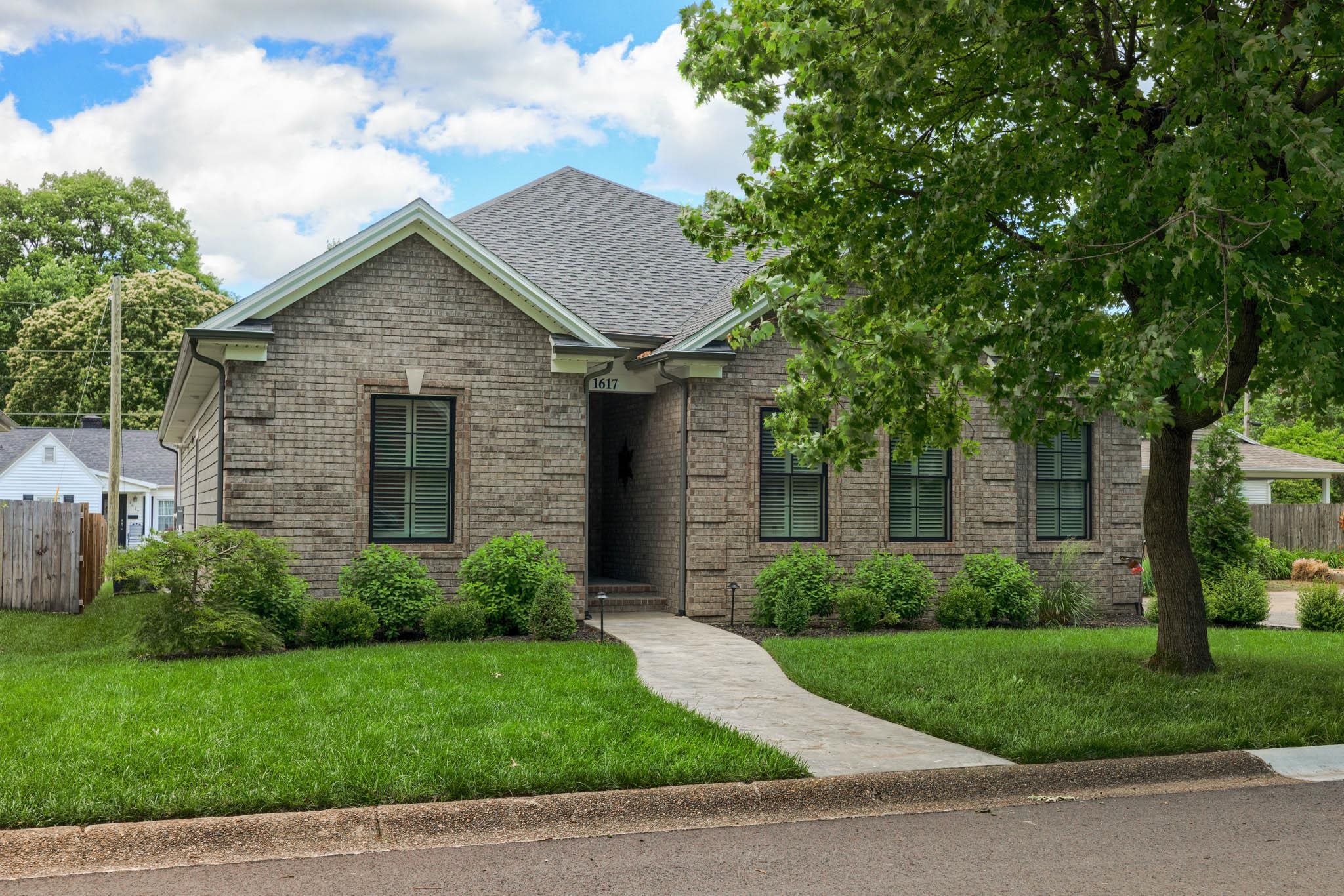 1617 Cary Court, Owensboro, Kentucky 42301, 3 Bedrooms Bedrooms, ,2 BathroomsBathrooms,Single Family Residence,For Sale,Cary Court,89748