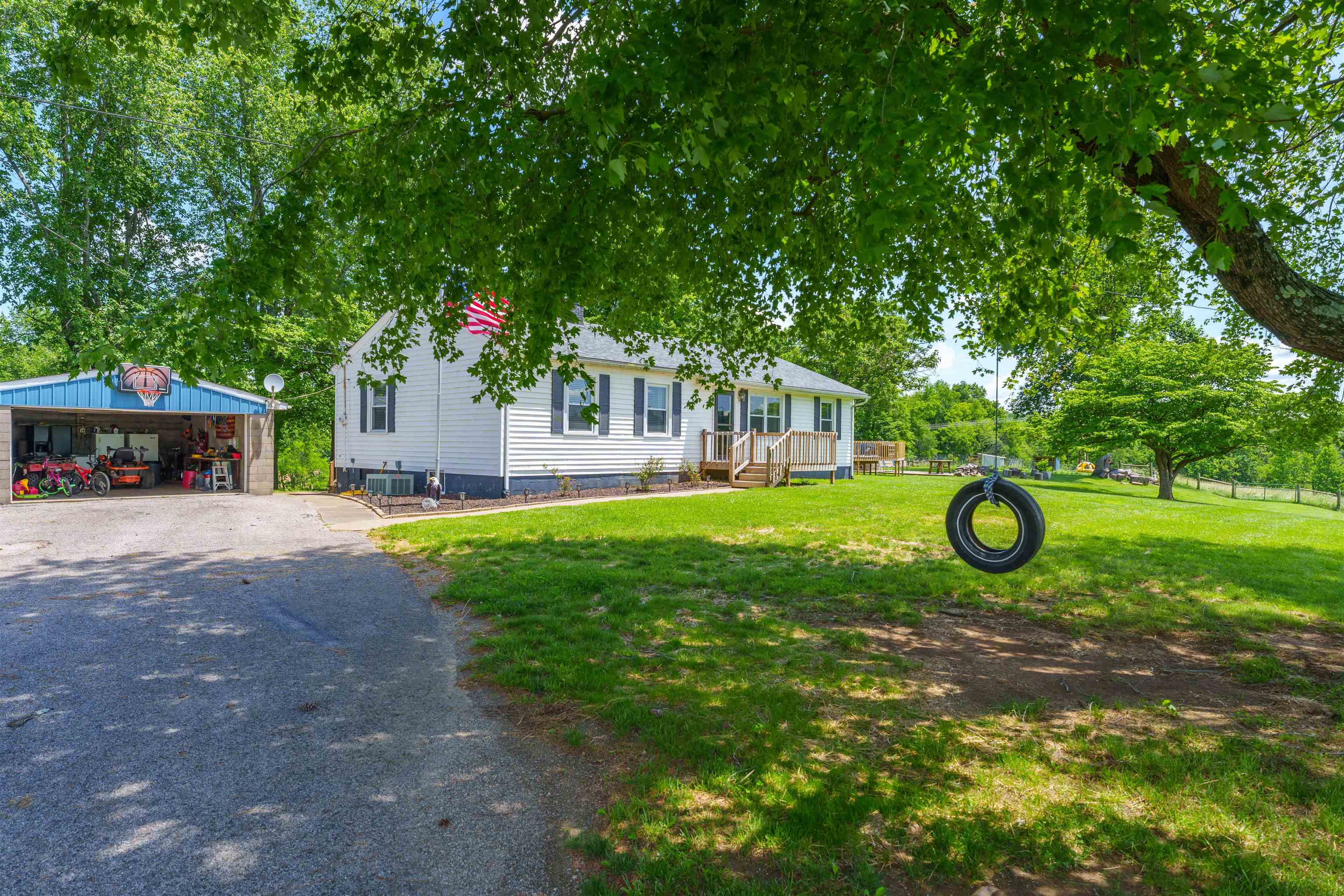 8757 Knottsville Mt Zion Road, Philpot, Kentucky 42366, 3 Bedrooms Bedrooms, ,2 BathroomsBathrooms,Single Family Residence,For Sale,Knottsville Mt Zion Road,89751