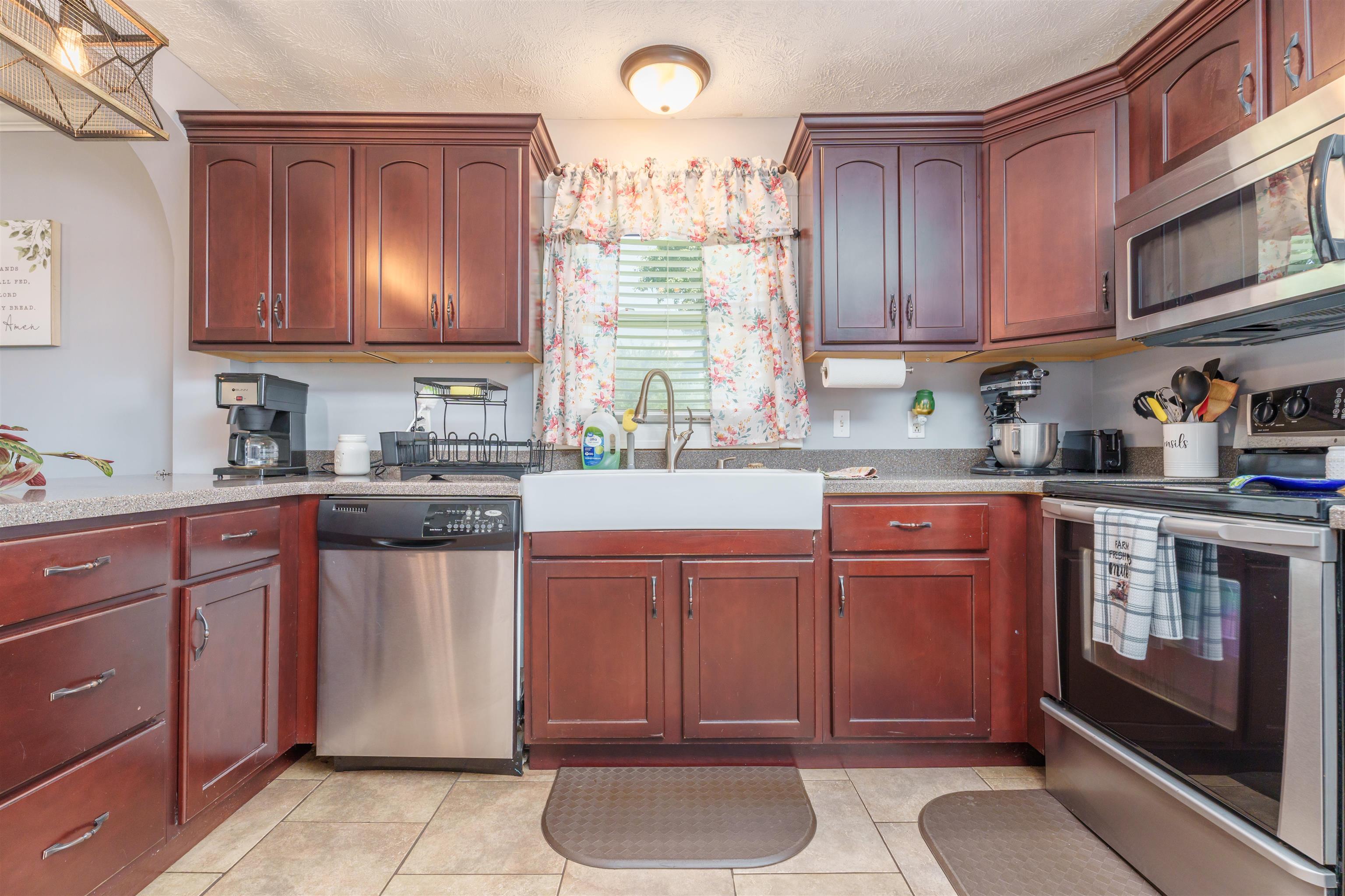 8757 Knottsville Mt Zion Road, Philpot, Kentucky 42366, 3 Bedrooms Bedrooms, ,2 BathroomsBathrooms,Single Family Residence,For Sale,Knottsville Mt Zion Road,89751