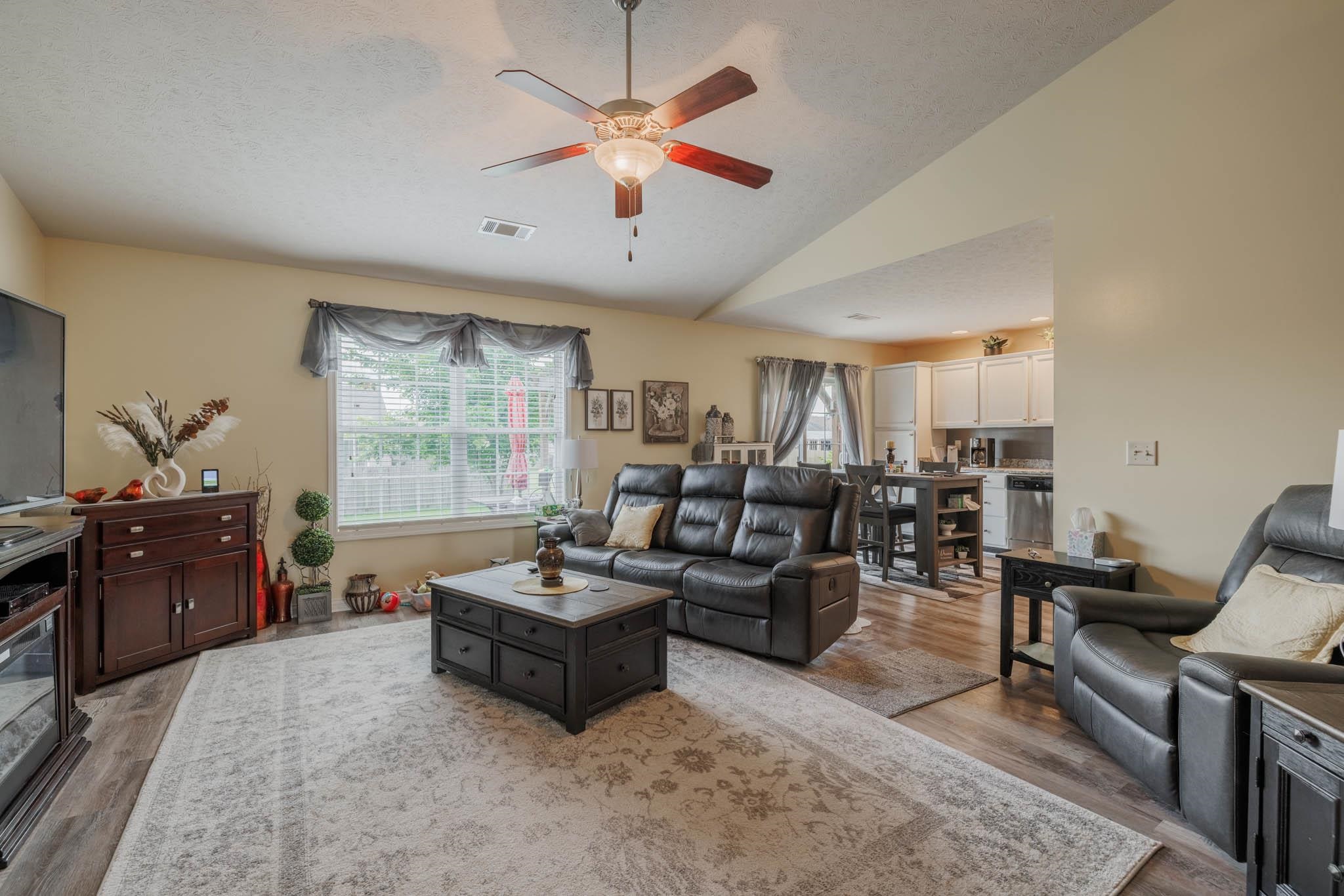 455 Camden Circle, Owensboro, Kentucky 42301, 3 Bedrooms Bedrooms, ,2 BathroomsBathrooms,Single Family Residence,For Sale,Camden Circle,89753