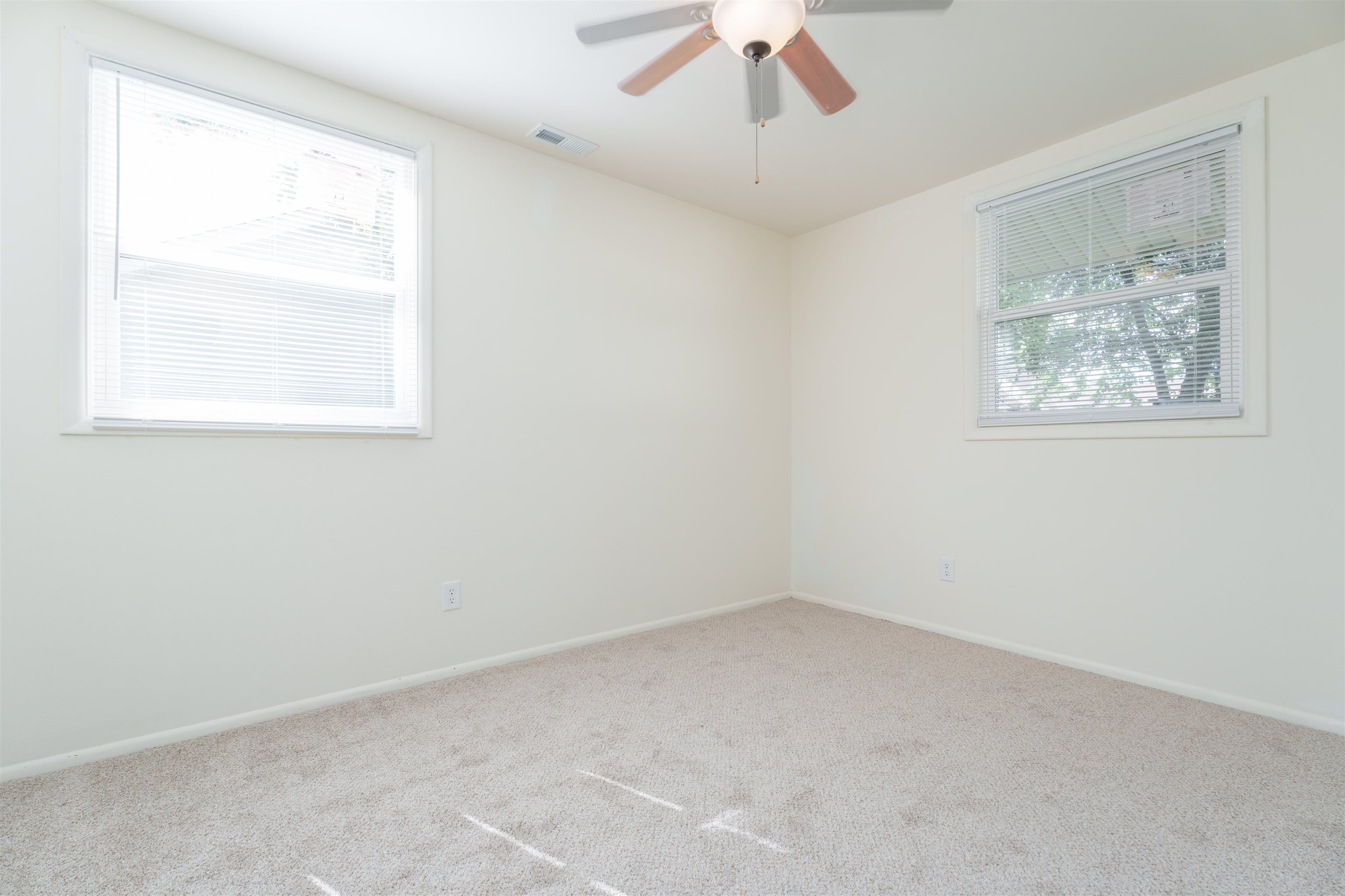 103 E Legion Blvd, Owensboro, Kentucky 42301, 3 Bedrooms Bedrooms, ,1 BathroomBathrooms,Single Family Residence,For Sale,E Legion Blvd,89755