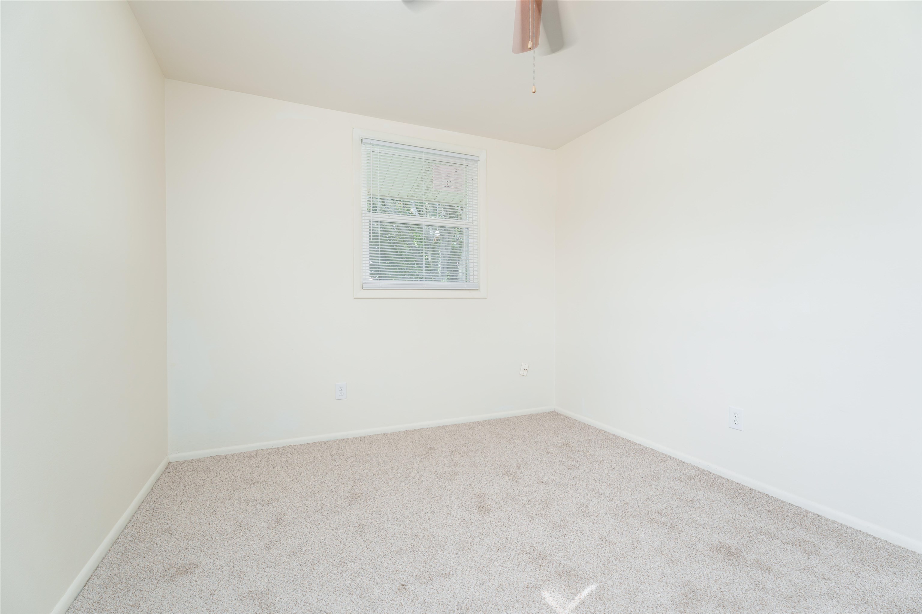 103 E Legion Blvd, Owensboro, Kentucky 42301, 3 Bedrooms Bedrooms, ,1 BathroomBathrooms,Single Family Residence,For Sale,E Legion Blvd,89755