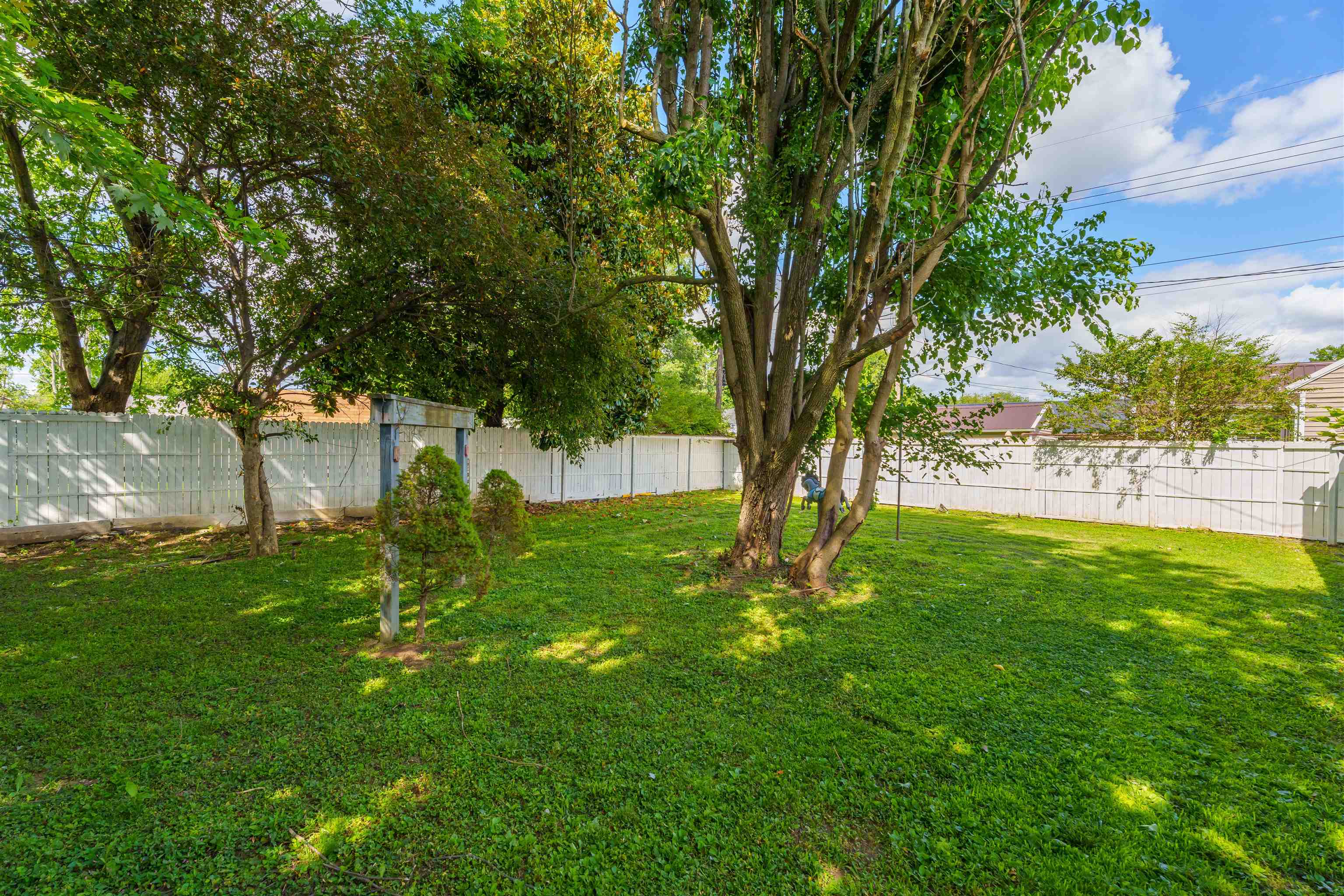 103 E Legion Blvd, Owensboro, Kentucky 42301, 3 Bedrooms Bedrooms, ,1 BathroomBathrooms,Single Family Residence,For Sale,E Legion Blvd,89755