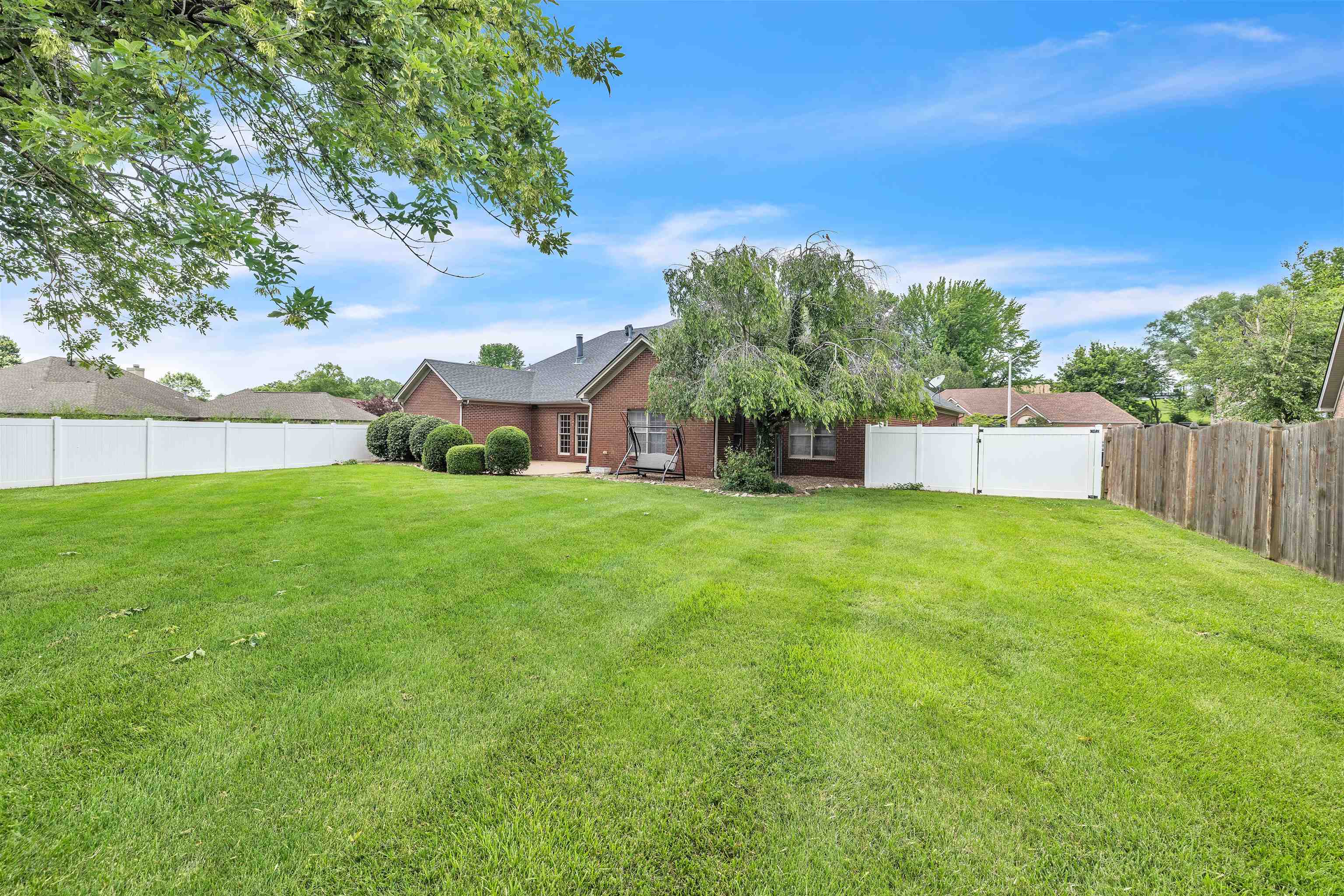 4127 Golden Maple, Owensboro, Kentucky 42303, 4 Bedrooms Bedrooms, ,2 BathroomsBathrooms,Single Family Residence,For Sale,Golden Maple,89757