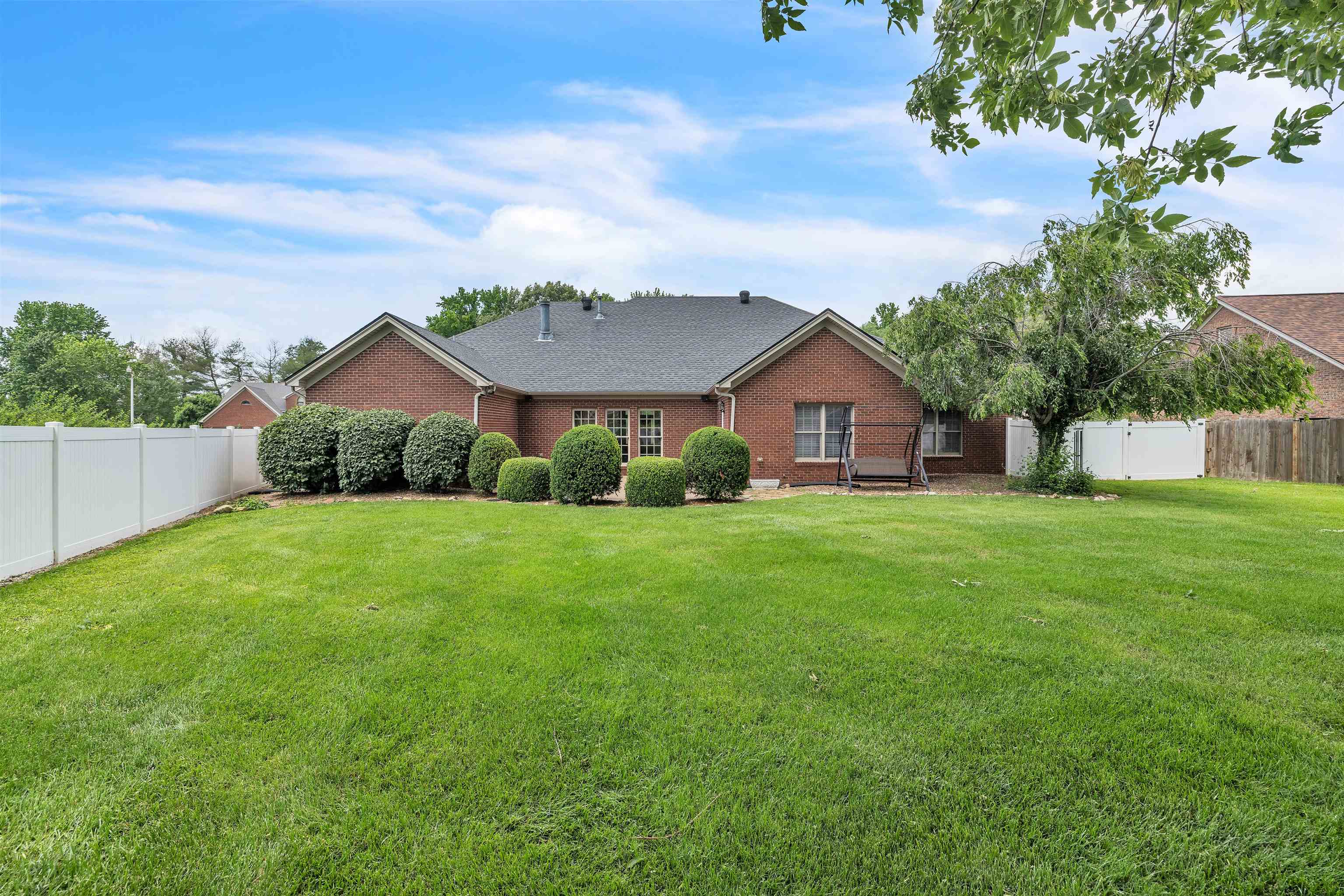 4127 Golden Maple, Owensboro, Kentucky 42303, 4 Bedrooms Bedrooms, ,2 BathroomsBathrooms,Single Family Residence,For Sale,Golden Maple,89757