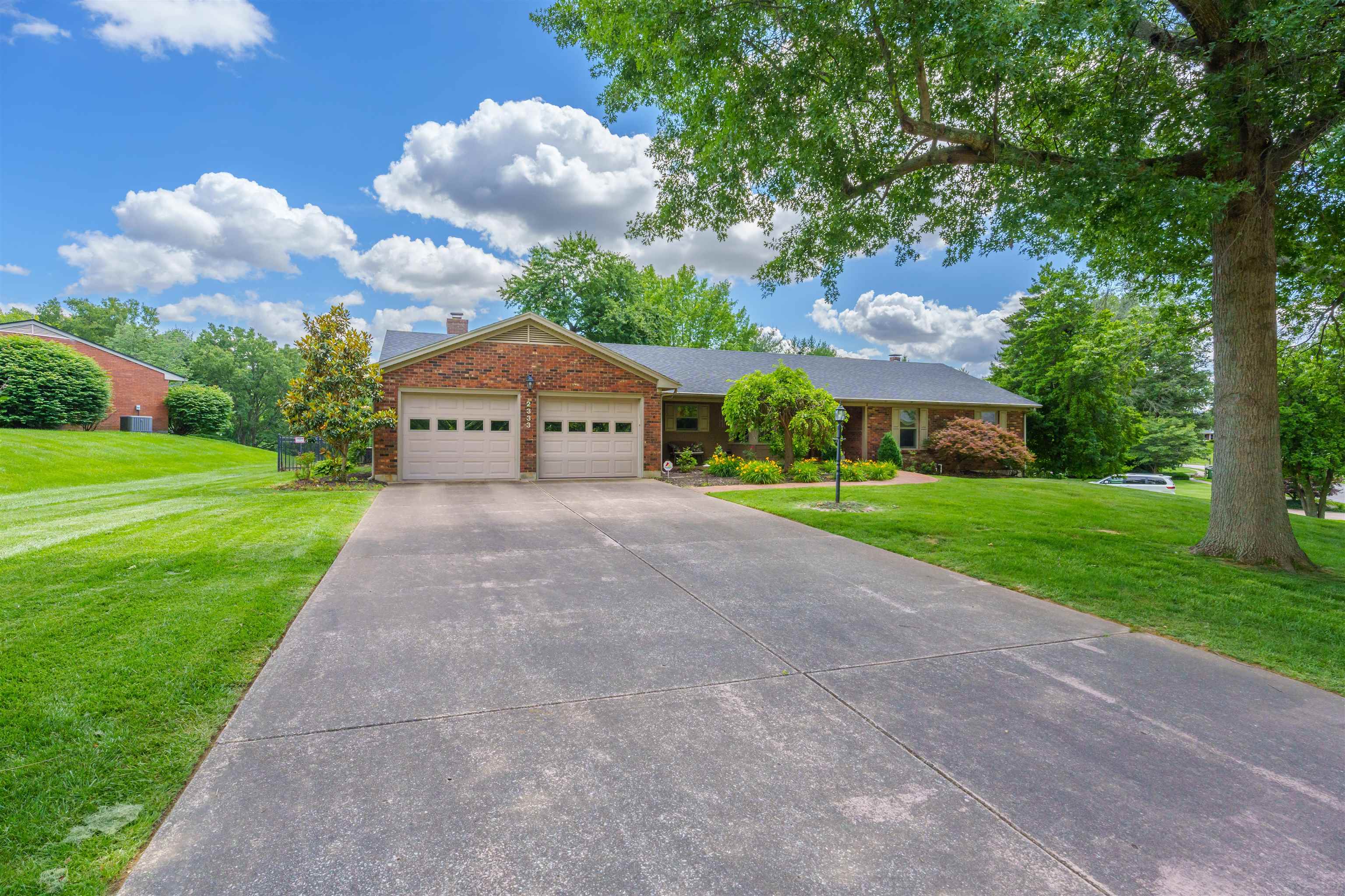 2333 Crescent Hill Drive, Owensboro, Kentucky 42303, 4 Bedrooms Bedrooms, ,3 BathroomsBathrooms,Single Family Residence,For Sale,Crescent Hill Drive,89760