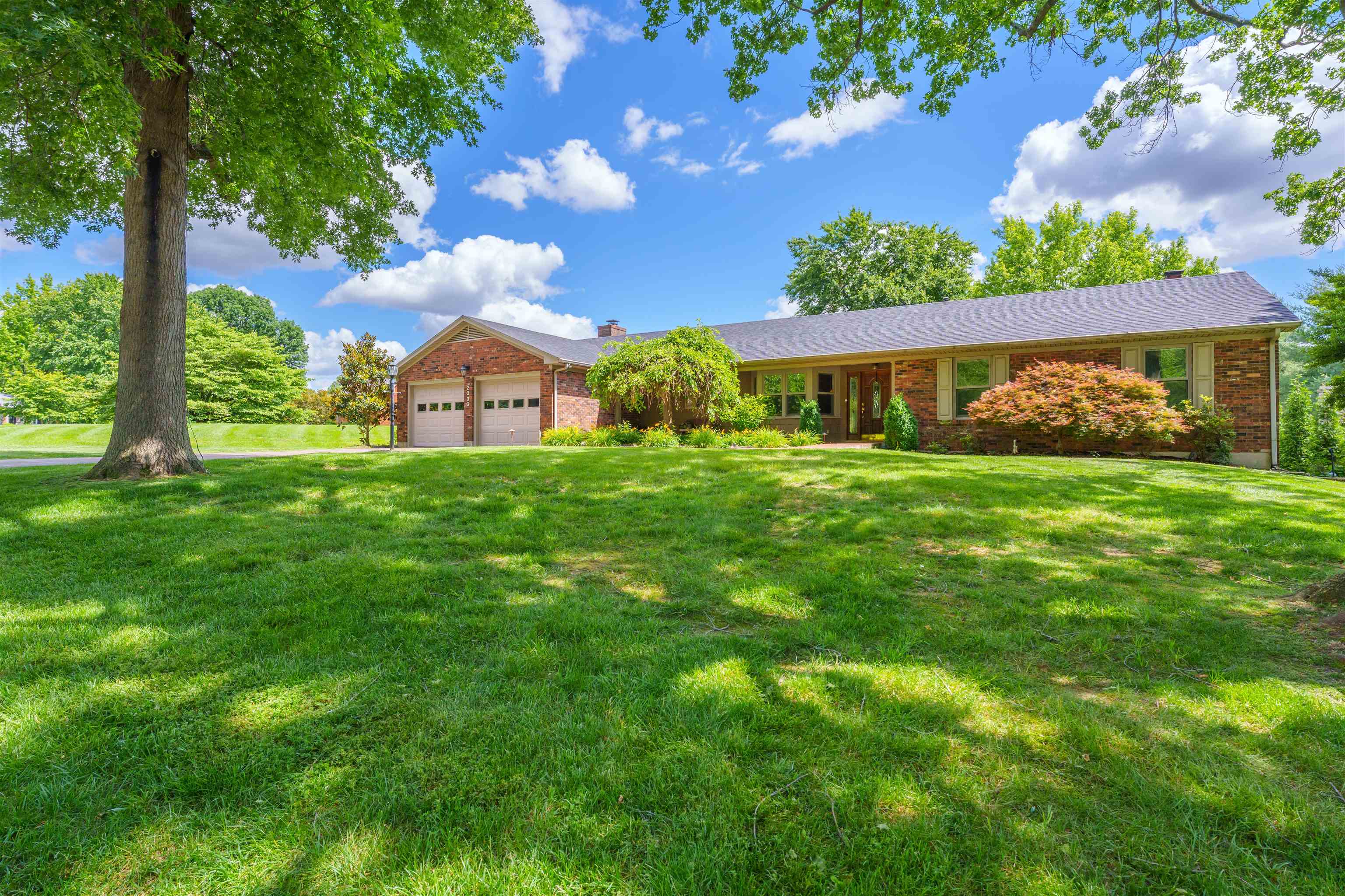 2333 Crescent Hill Drive, Owensboro, Kentucky 42303, 4 Bedrooms Bedrooms, ,3 BathroomsBathrooms,Single Family Residence,For Sale,Crescent Hill Drive,89760