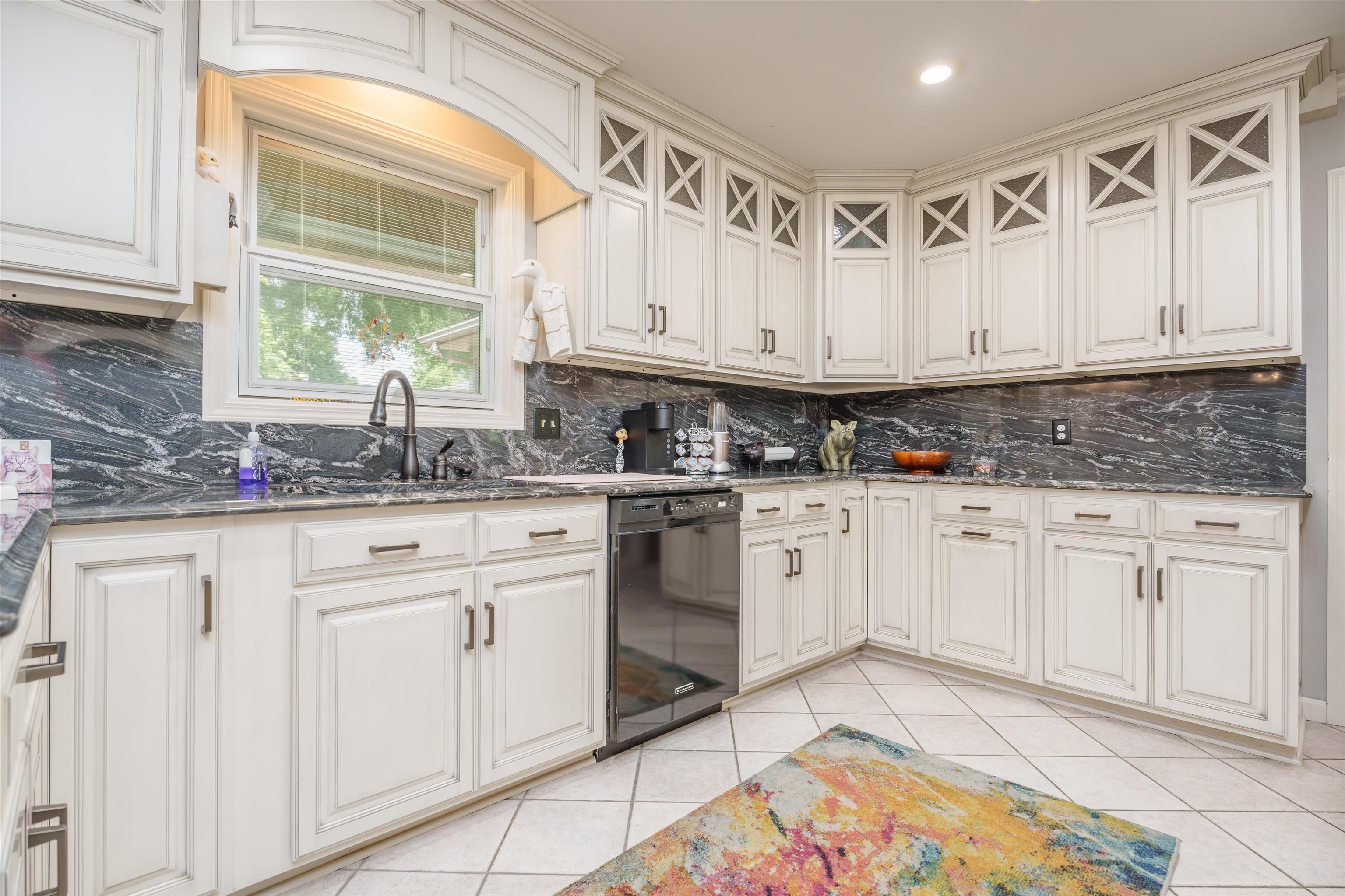 2333 Crescent Hill Drive, Owensboro, Kentucky 42303, 4 Bedrooms Bedrooms, ,3 BathroomsBathrooms,Single Family Residence,For Sale,Crescent Hill Drive,89760