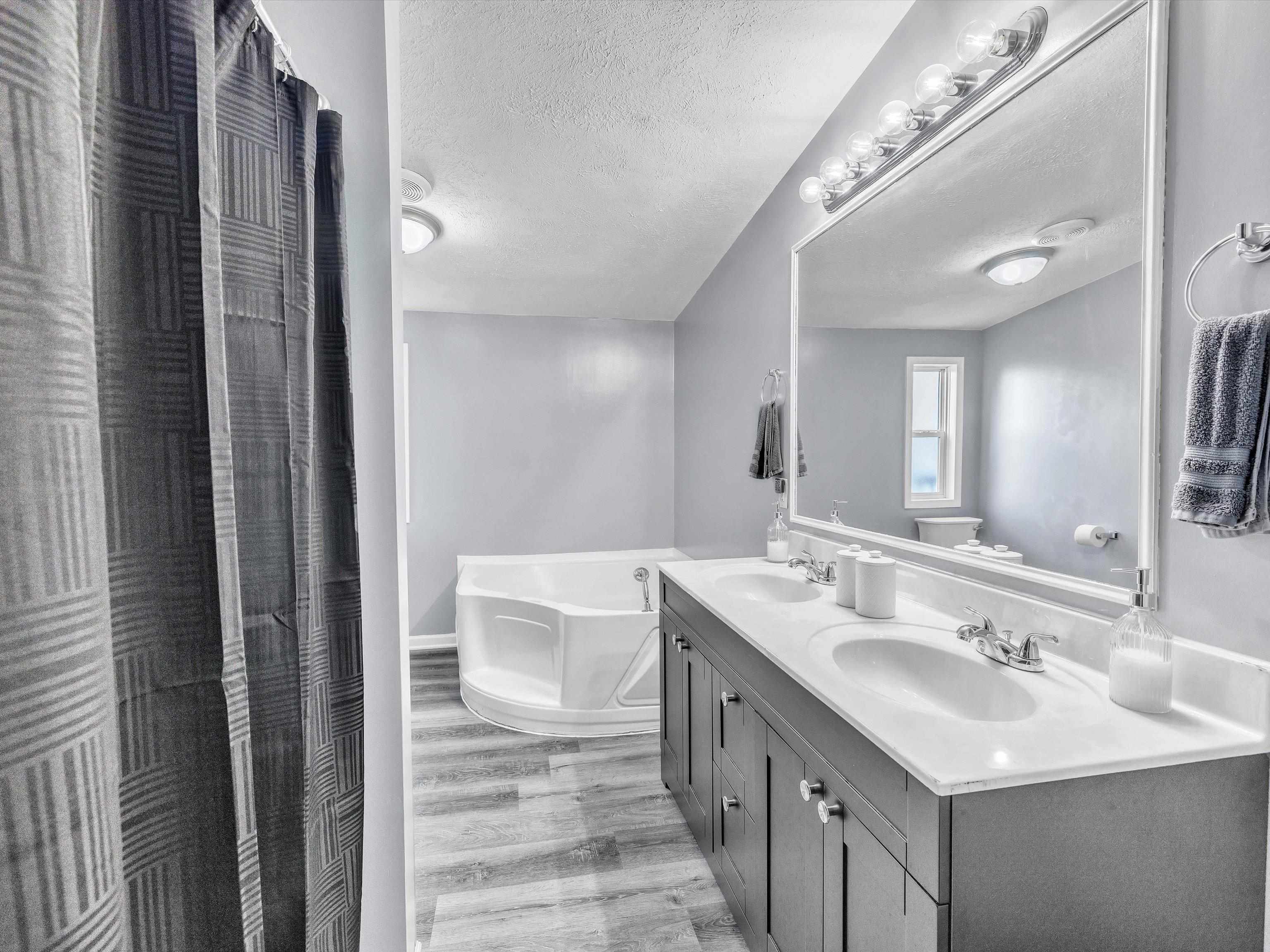 4066 Silent Doe Crossing, Owensboro, Kentucky 42301, 3 Bedrooms Bedrooms, ,2 BathroomsBathrooms,Single Family Residence,For Sale,Silent Doe Crossing,89765