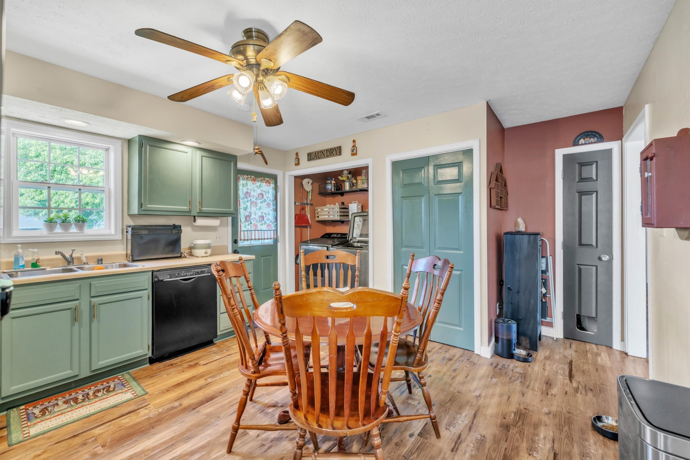2548 w 6th st, Owensboro, Kentucky 42301, 3 Bedrooms Bedrooms, ,2 BathroomsBathrooms,Ranch,For Sale,w 6th st,89766