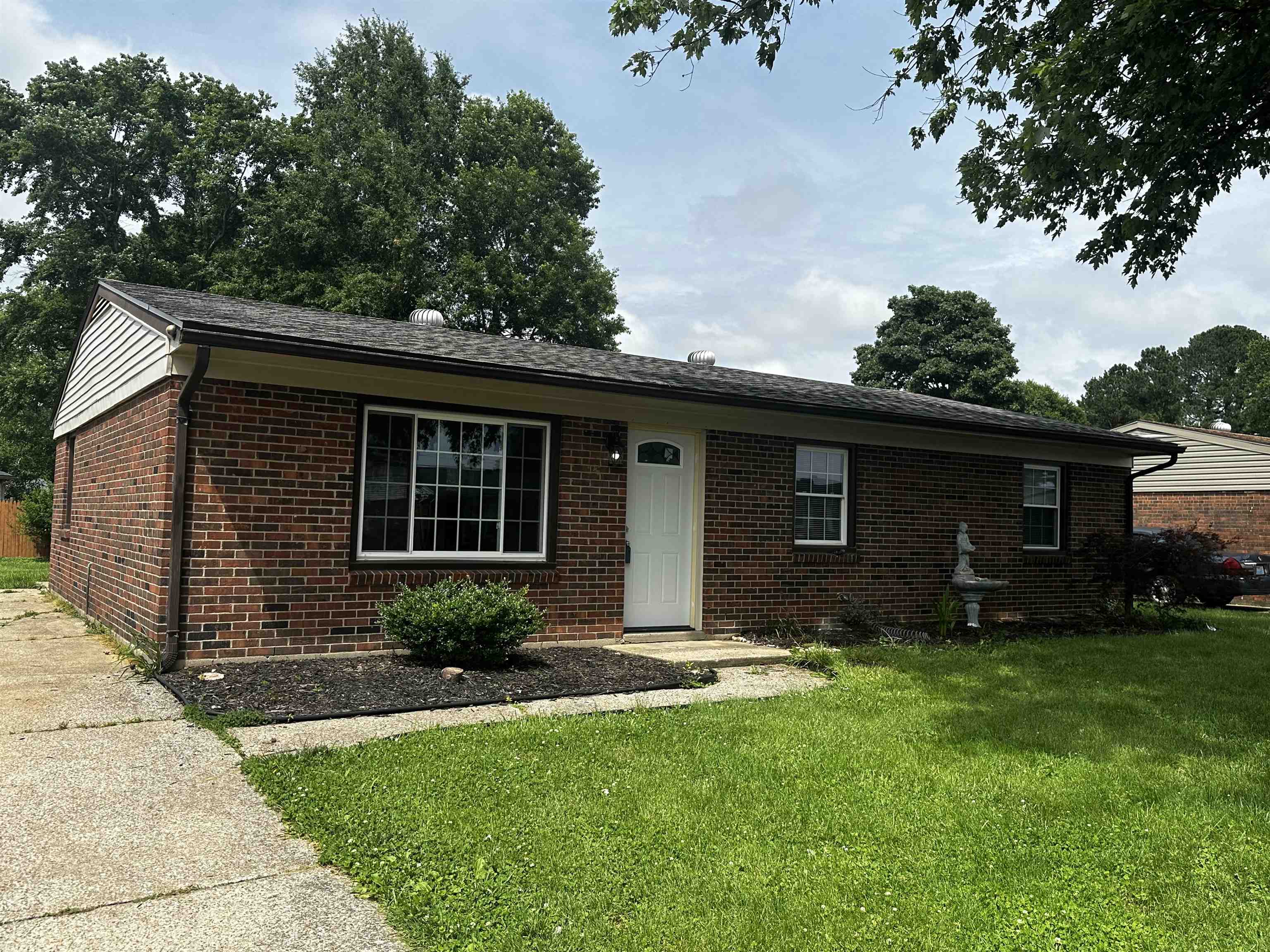 5359 Ashland ave, Owensboro, Kentucky 42301, 3 Bedrooms Bedrooms, ,1 BathroomBathrooms,Single Family Residence,For Sale,Ashland ave,89767