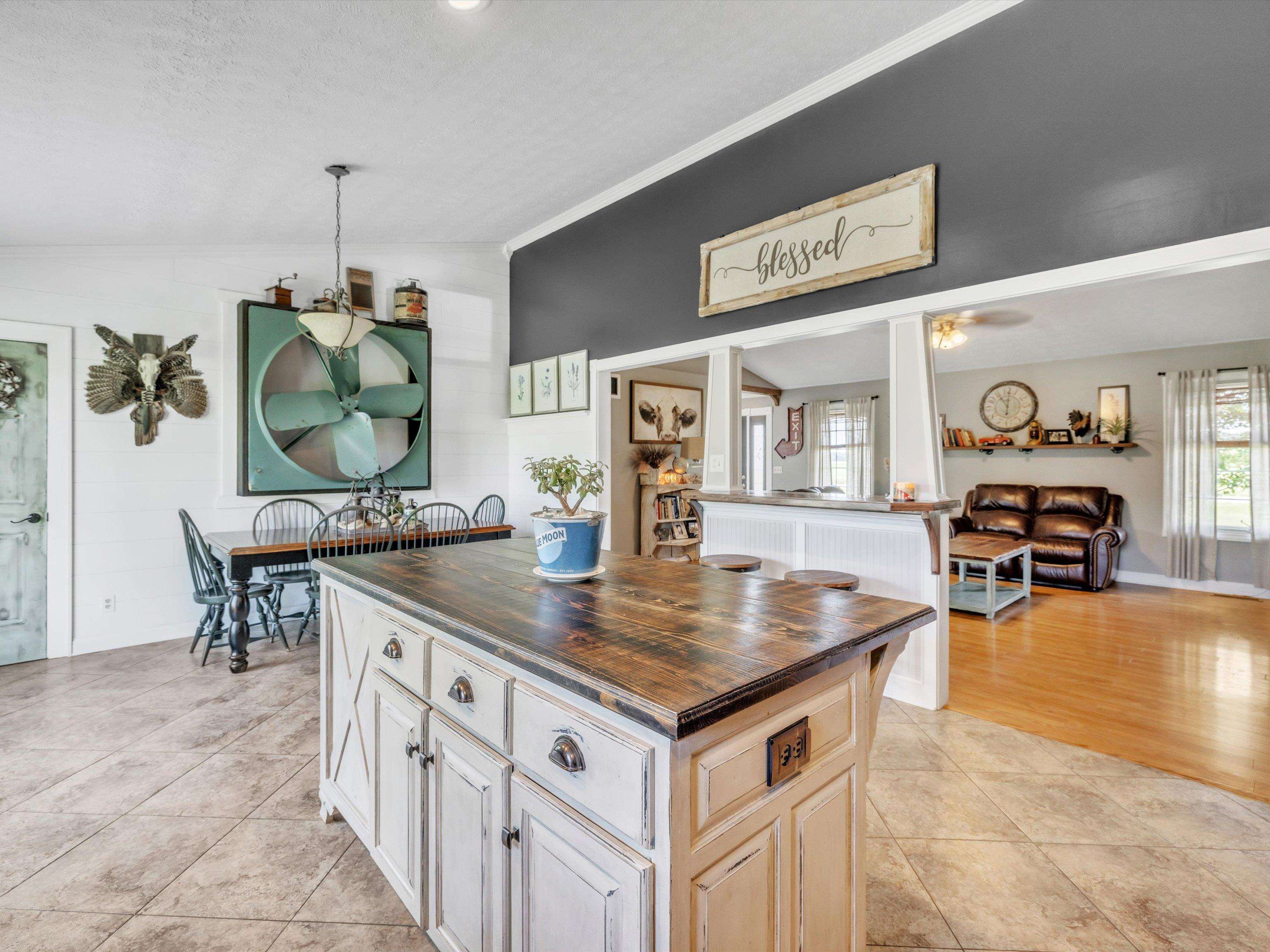 8567 HWY 456, Owensboro, Kentucky 42301-9529, 4 Bedrooms Bedrooms, ,3 BathroomsBathrooms,Single Family Residence,For Sale,HWY 456,89773