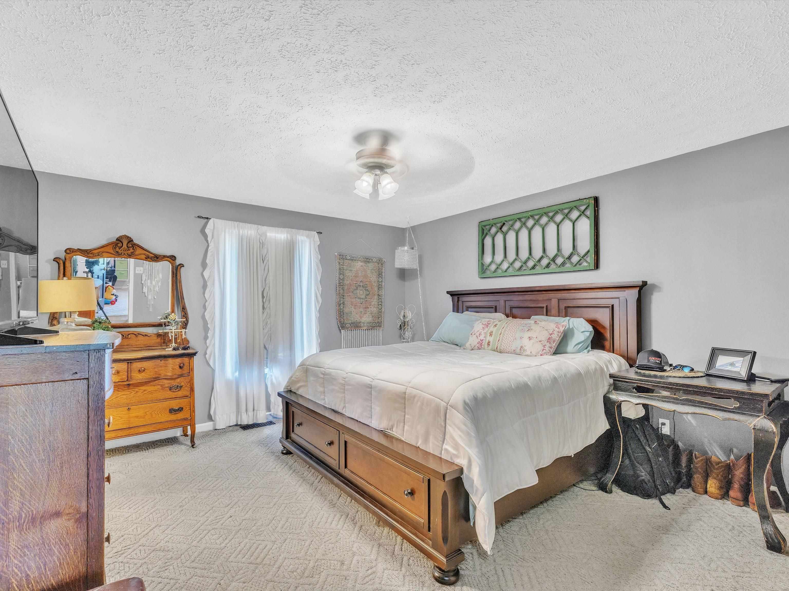 8567 HWY 456, Owensboro, Kentucky 42301-9529, 4 Bedrooms Bedrooms, ,3 BathroomsBathrooms,Single Family Residence,For Sale,HWY 456,89773