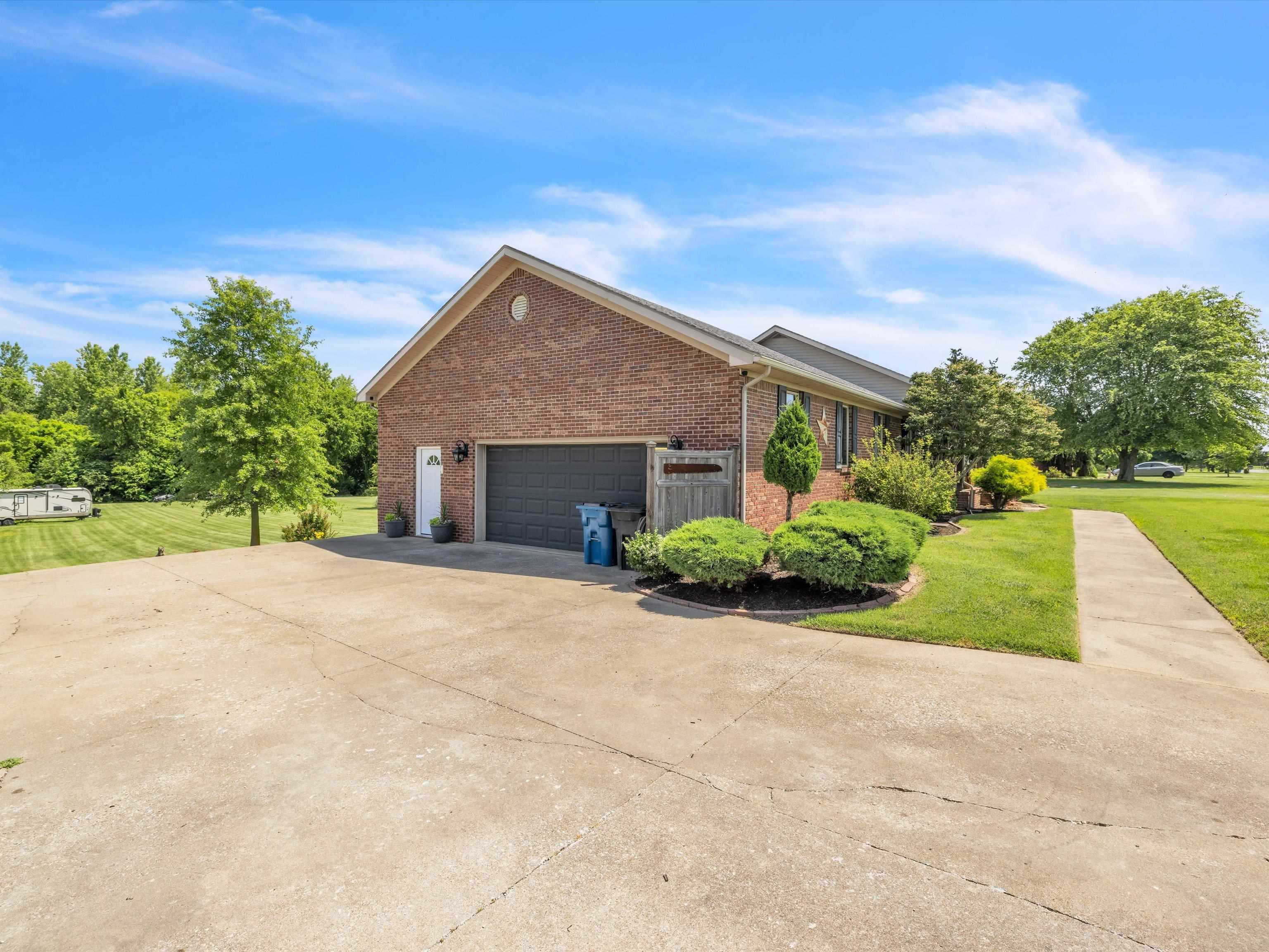 8567 HWY 456, Owensboro, Kentucky 42301-9529, 4 Bedrooms Bedrooms, ,3 BathroomsBathrooms,Single Family Residence,For Sale,HWY 456,89773