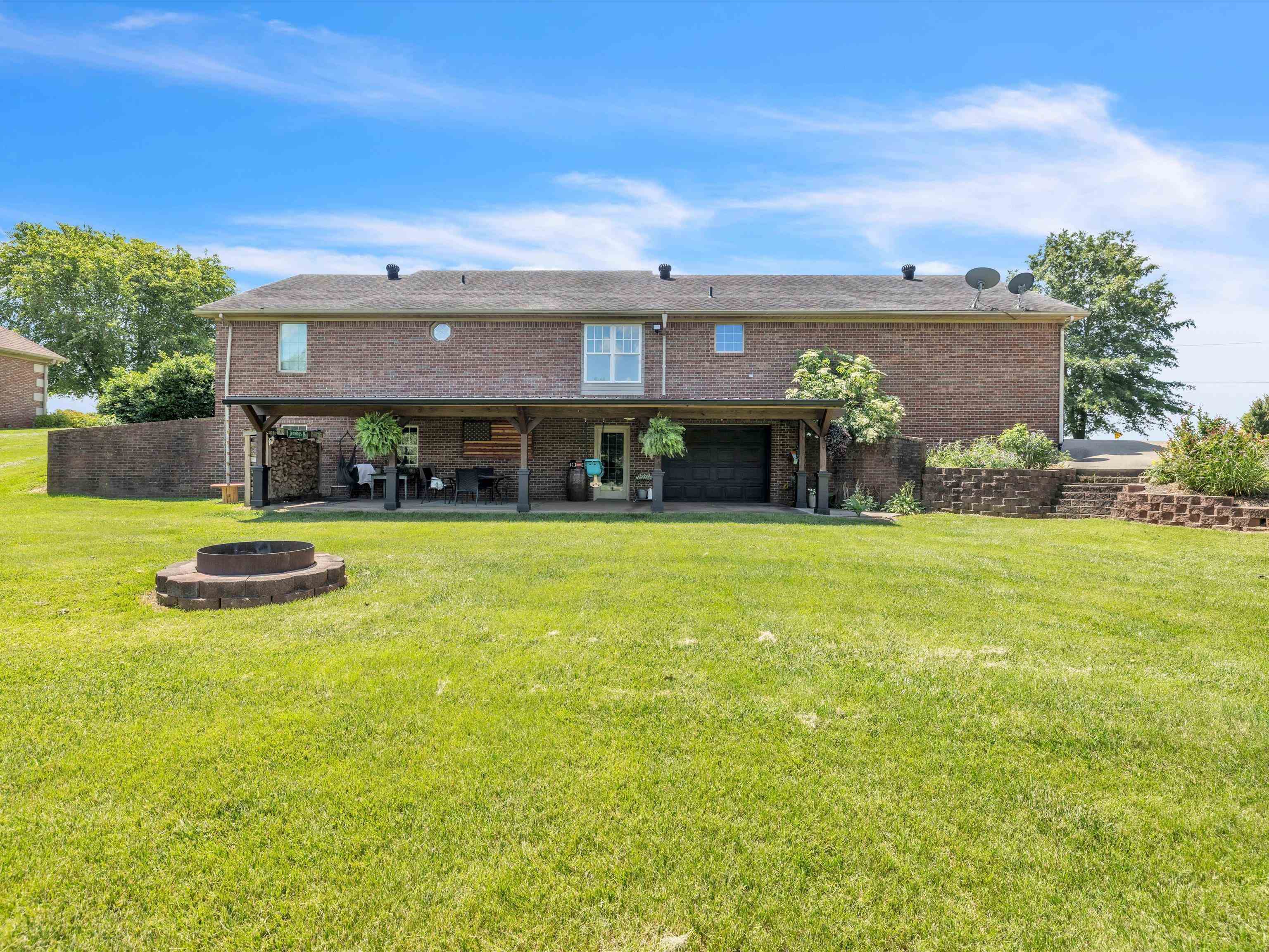 8567 HWY 456, Owensboro, Kentucky 42301-9529, 4 Bedrooms Bedrooms, ,3 BathroomsBathrooms,Single Family Residence,For Sale,HWY 456,89773