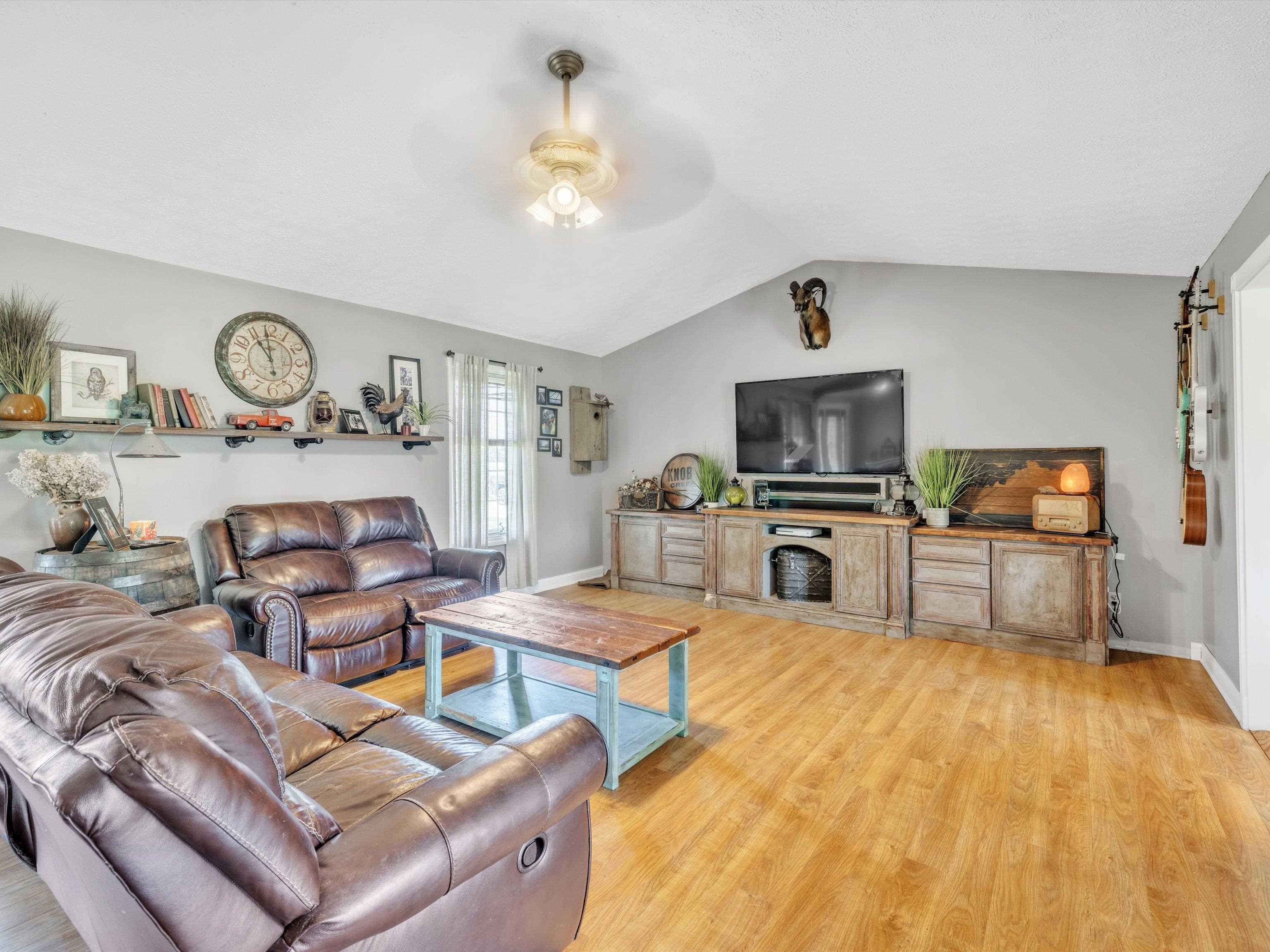 8567 HWY 456, Owensboro, Kentucky 42301-9529, 4 Bedrooms Bedrooms, ,3 BathroomsBathrooms,Single Family Residence,For Sale,HWY 456,89773