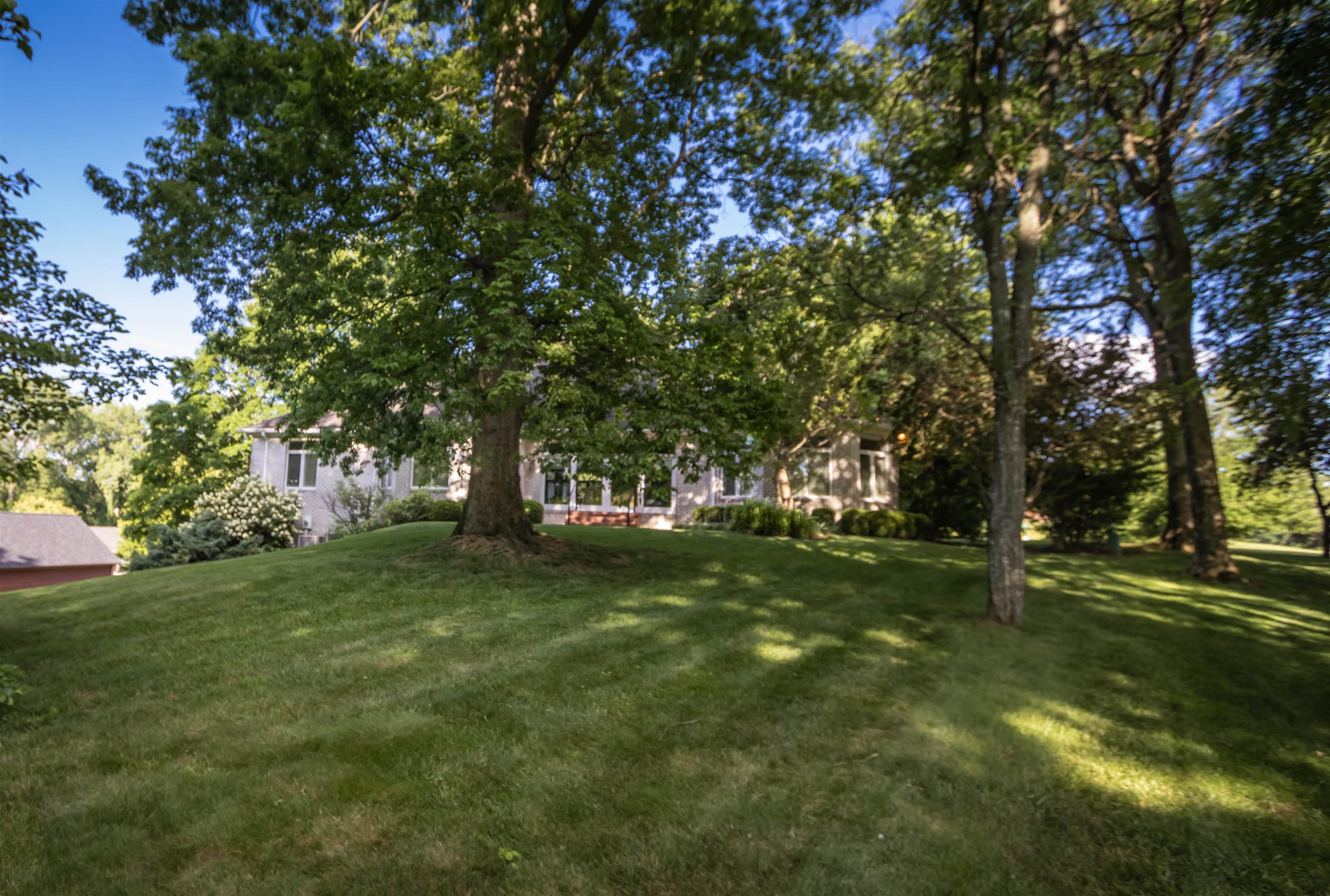 6615 Kingston Dr, Owensboro, Kentucky 42303, 3 Bedrooms Bedrooms, ,2 BathroomsBathrooms,Single Family Residence,For Sale,Kingston Dr,89774