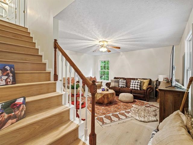 1112 Spring Shore Lane, Falls of Rough, Kentucky 40119, 3 Bedrooms Bedrooms, ,2 BathroomsBathrooms,Single Family Residence,For Sale,Spring Shore Lane,89776