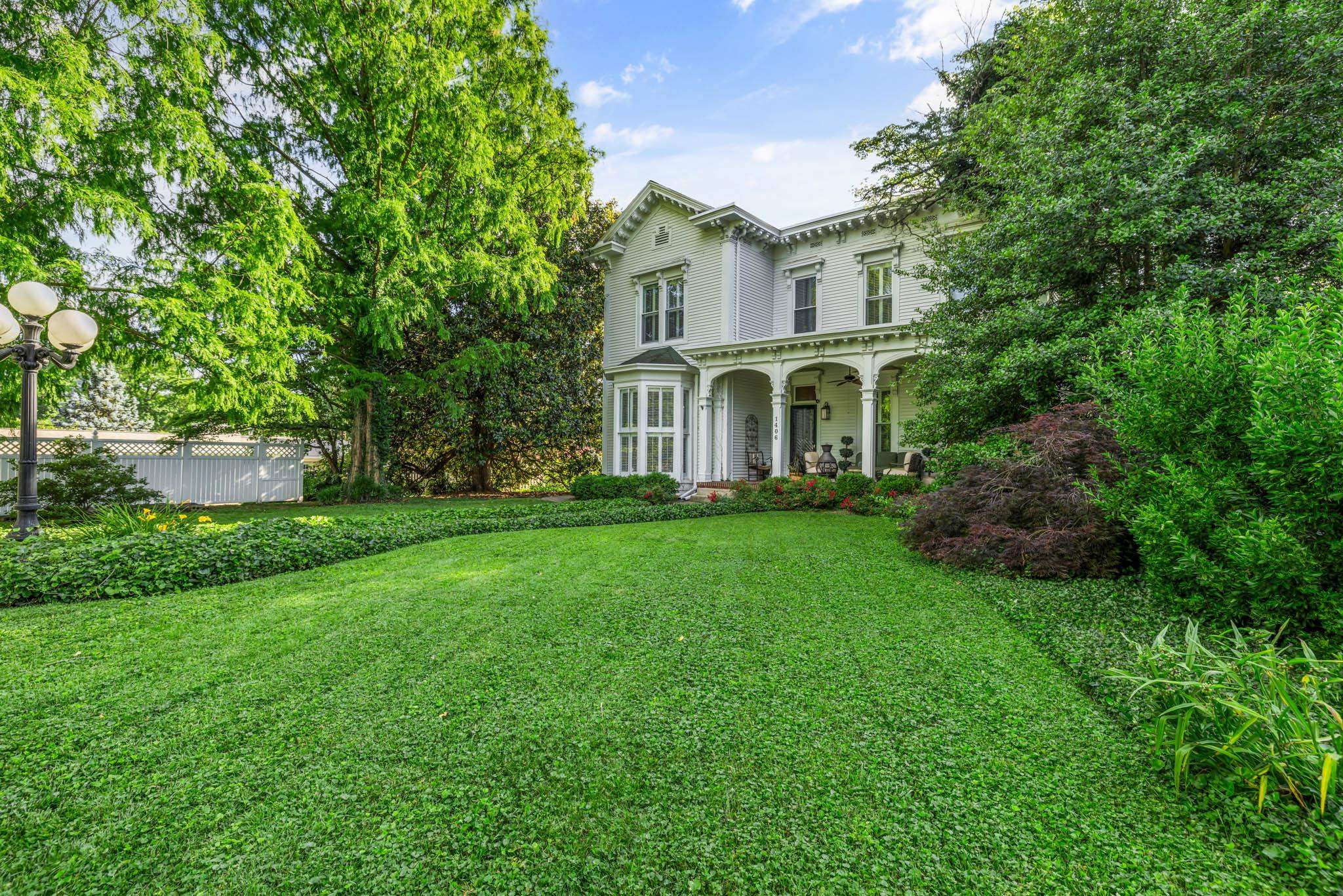 1406 Walnut Street, Owensboro, Kentucky 42301, 4 Bedrooms Bedrooms, ,2 BathroomsBathrooms,Single Family Residence,For Sale,Walnut Street,89777