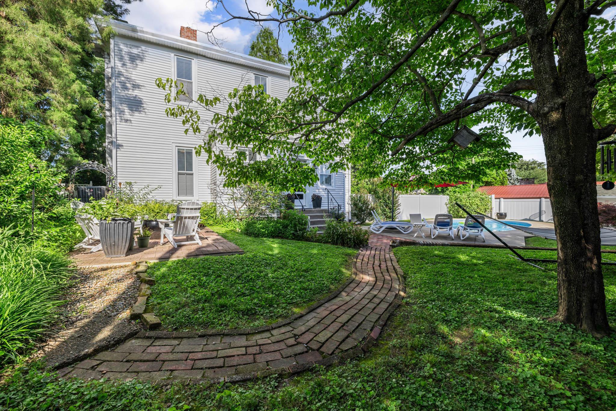 1406 Walnut Street, Owensboro, Kentucky 42301, 4 Bedrooms Bedrooms, ,2 BathroomsBathrooms,Single Family Residence,For Sale,Walnut Street,89777