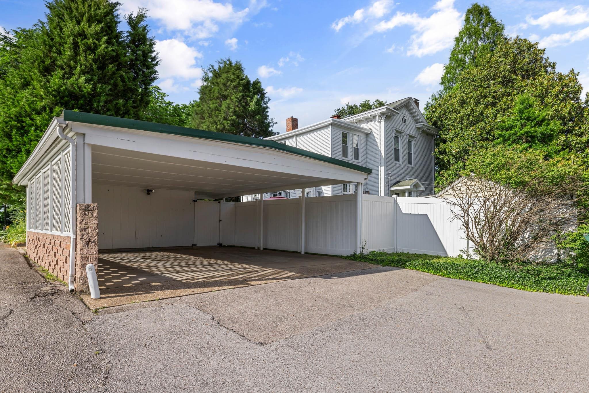1406 Walnut Street, Owensboro, Kentucky 42301, 4 Bedrooms Bedrooms, ,2 BathroomsBathrooms,Single Family Residence,For Sale,Walnut Street,89777