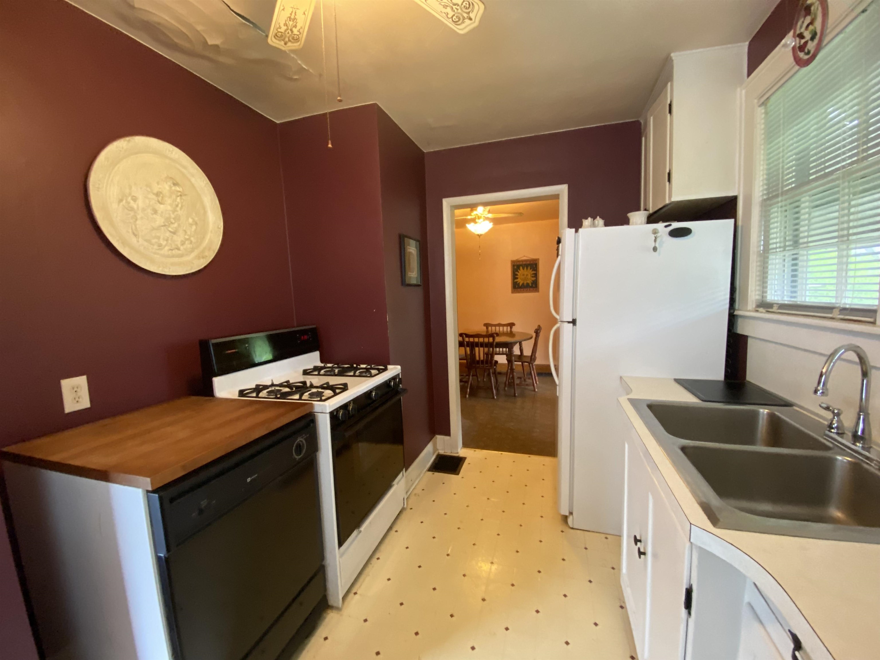 1412 Parrish Ct., Owensboro, Kentucky 42301, 2 Bedrooms Bedrooms, ,1 BathroomBathrooms,Single Family Residence,For Sale,Parrish Ct.,89778