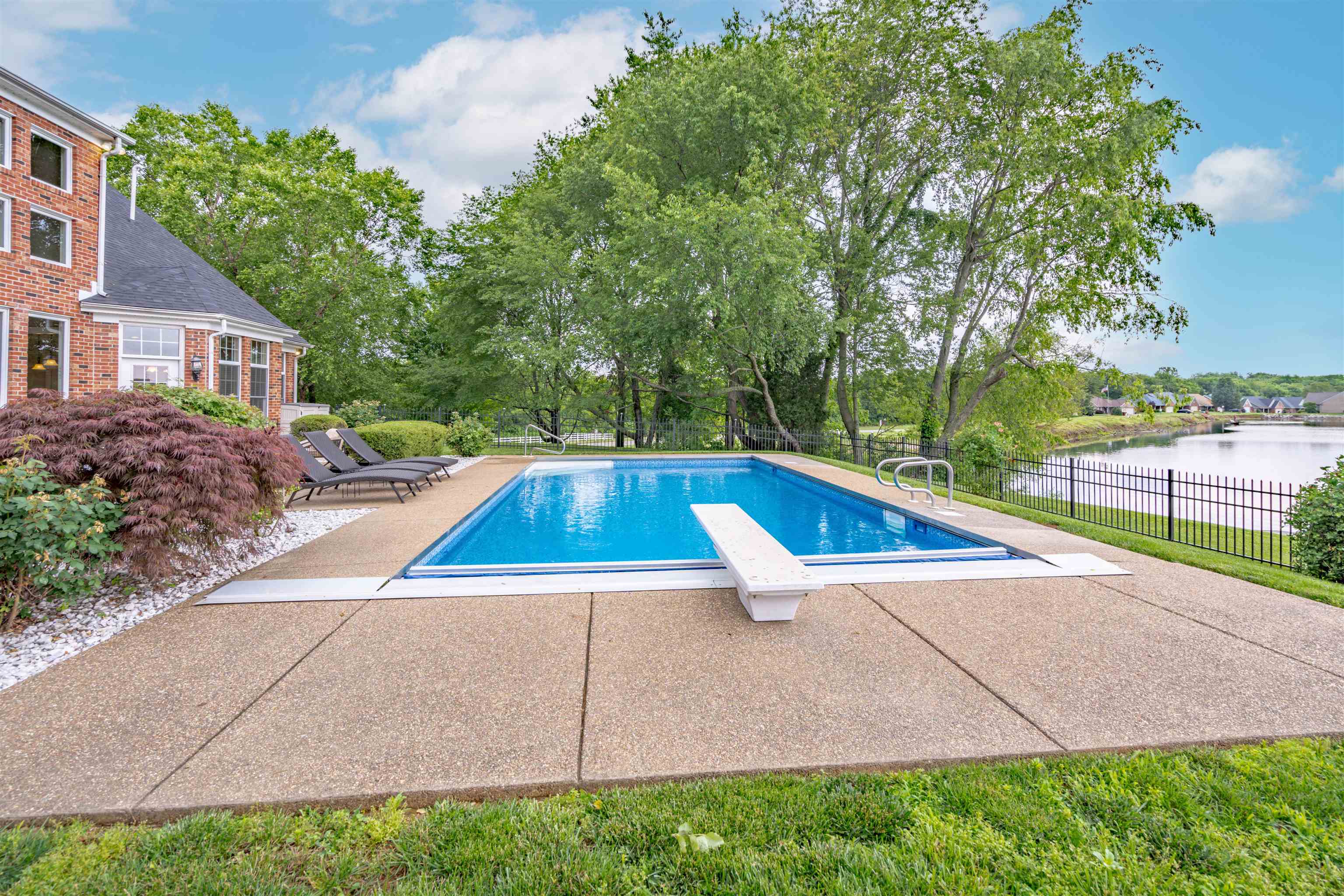 2870 Glencrest, Owensboro, Kentucky 42303-4575, 4 Bedrooms Bedrooms, ,3 BathroomsBathrooms,Single Family Residence,For Sale,Glencrest,89779