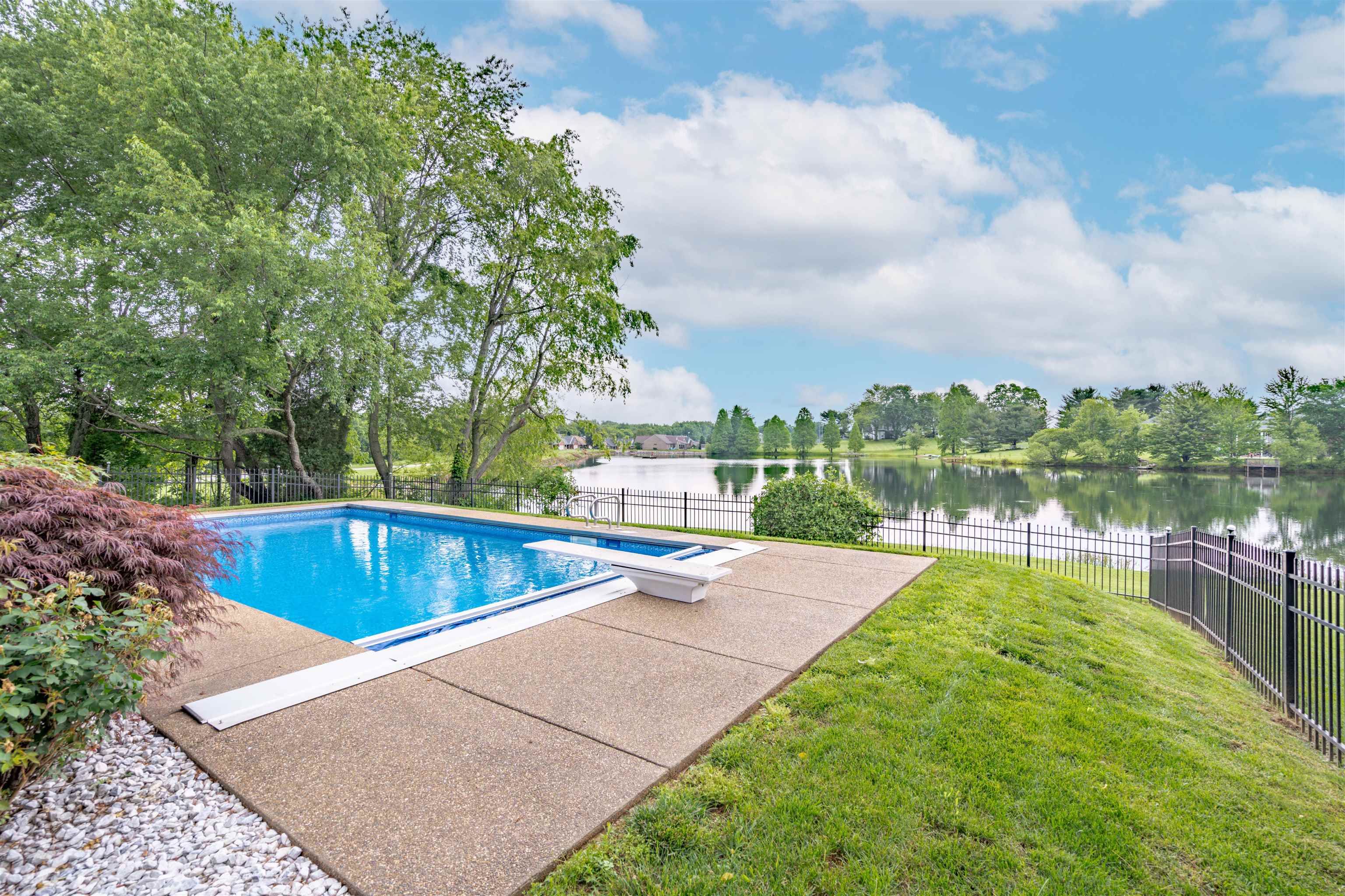 2870 Glencrest, Owensboro, Kentucky 42303-4575, 4 Bedrooms Bedrooms, ,3 BathroomsBathrooms,Single Family Residence,For Sale,Glencrest,89779
