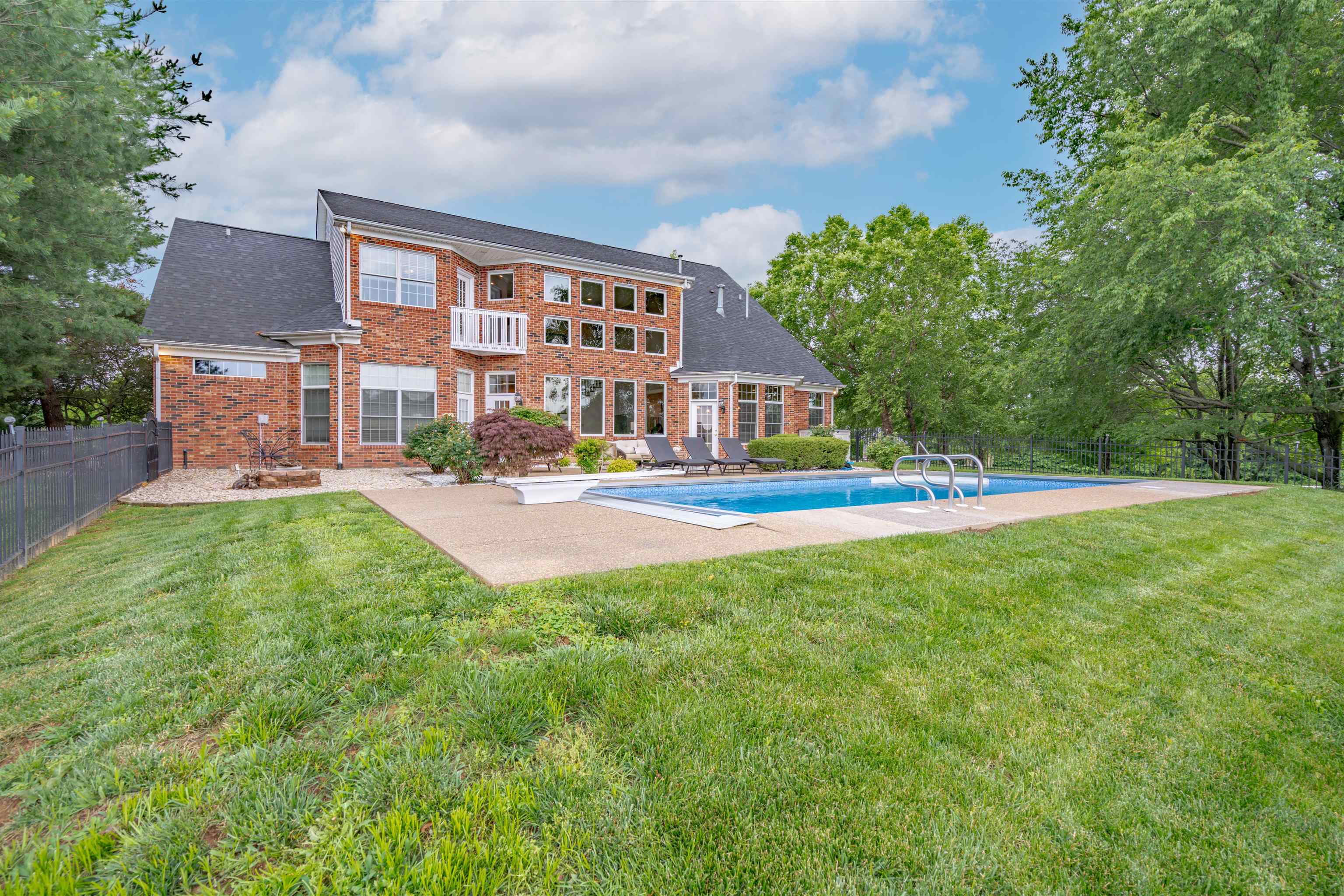 2870 Glencrest, Owensboro, Kentucky 42303-4575, 4 Bedrooms Bedrooms, ,3 BathroomsBathrooms,Single Family Residence,For Sale,Glencrest,89779