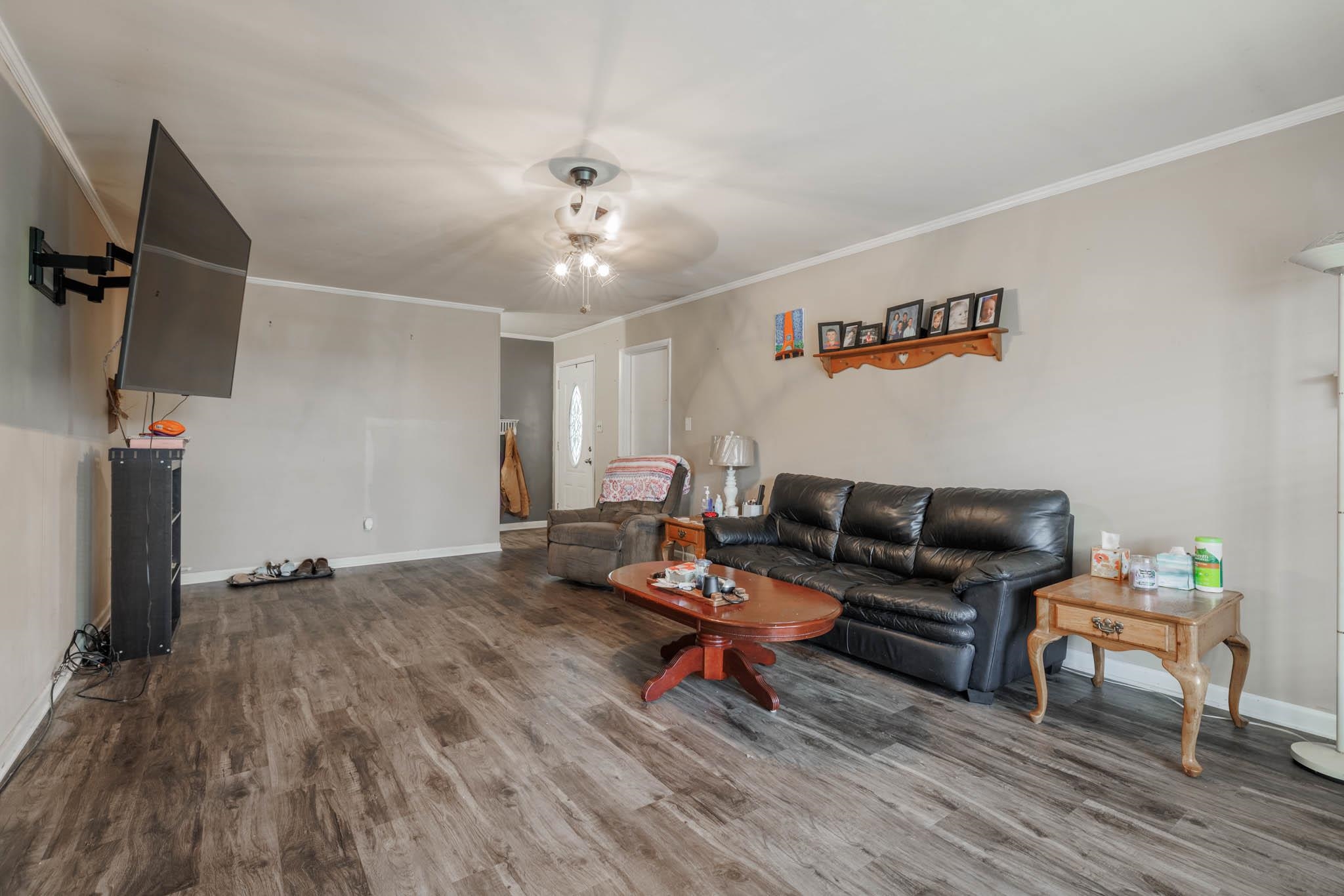 2400 Cavalcade Dr, Owensboro, Kentucky 42301, 3 Bedrooms Bedrooms, ,2 BathroomsBathrooms,Single Family Residence,For Sale,Cavalcade Dr,89780