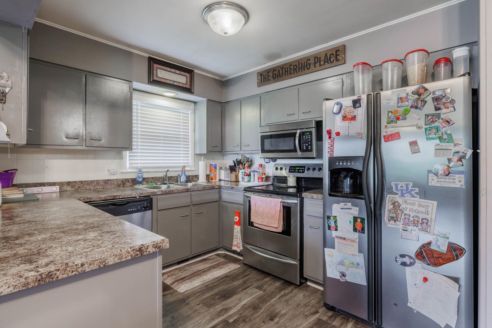 2400 Cavalcade Dr, Owensboro, Kentucky 42301, 3 Bedrooms Bedrooms, ,2 BathroomsBathrooms,Single Family Residence,For Sale,Cavalcade Dr,89780
