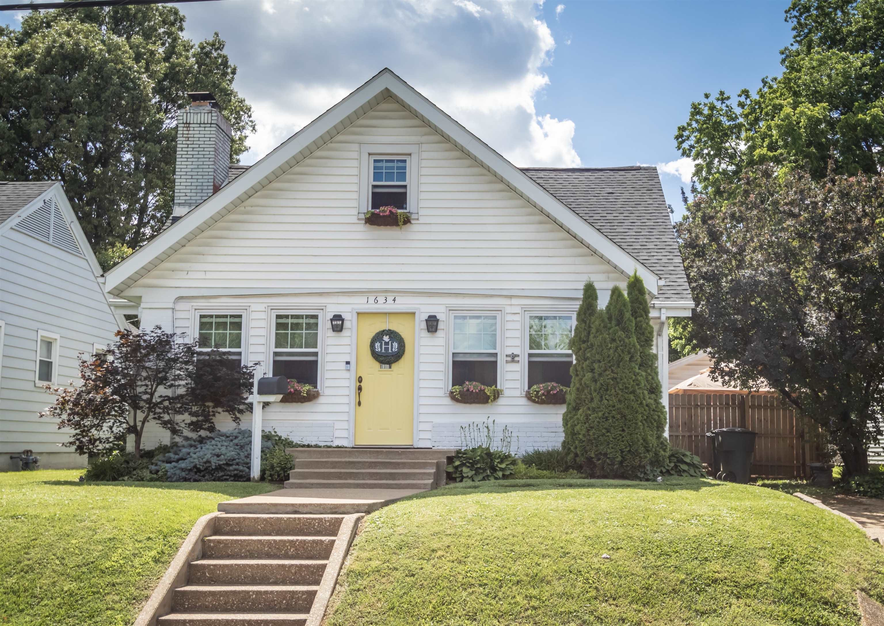 1634 Daviess Street, Owensboro, Kentucky 42303, 4 Bedrooms Bedrooms, ,1 BathroomBathrooms,Single Family Residence,For Sale,Daviess Street,89782