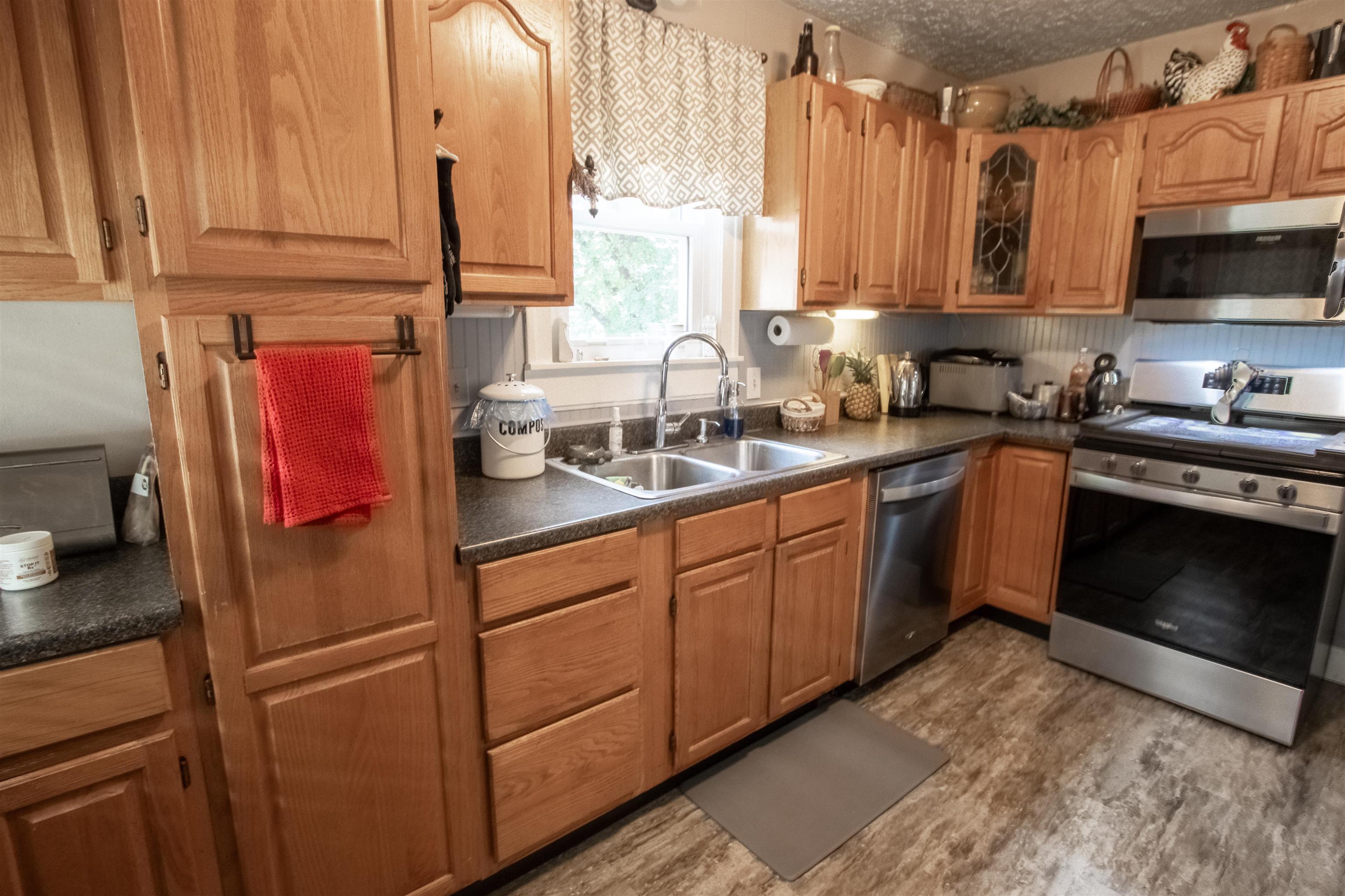 1634 Daviess Street, Owensboro, Kentucky 42303, 4 Bedrooms Bedrooms, ,1 BathroomBathrooms,Single Family Residence,For Sale,Daviess Street,89782