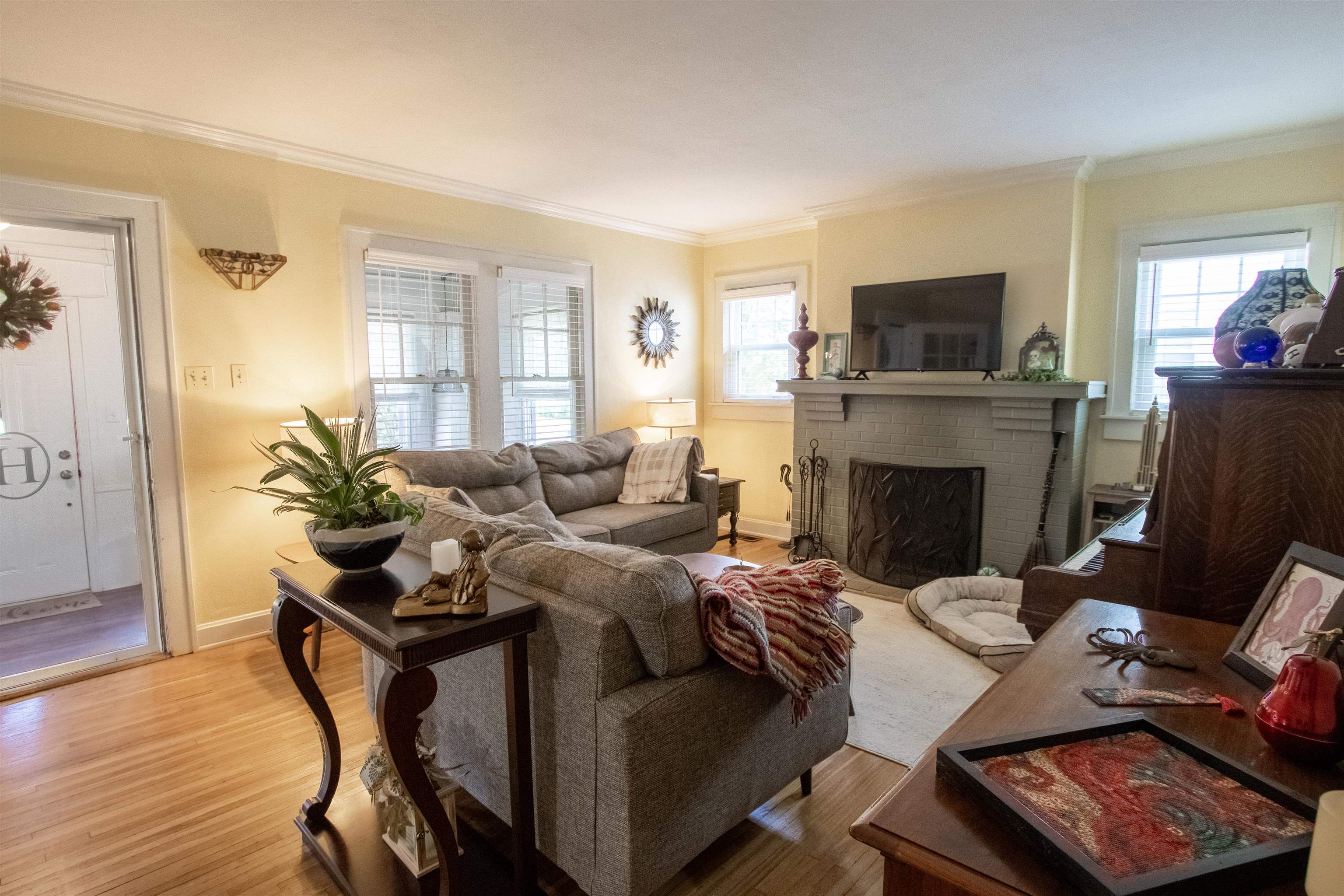 1634 Daviess Street, Owensboro, Kentucky 42303, 4 Bedrooms Bedrooms, ,1 BathroomBathrooms,Single Family Residence,For Sale,Daviess Street,89782