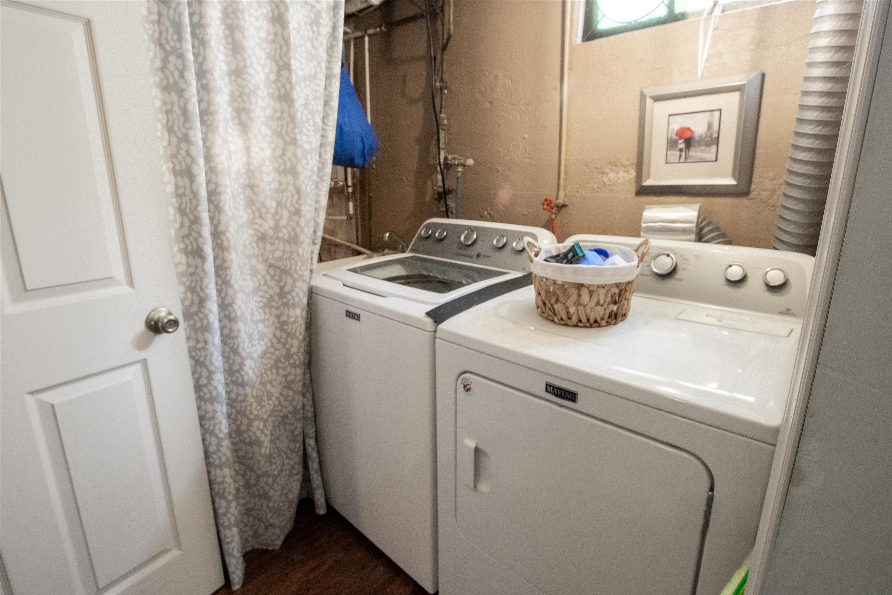 1634 Daviess Street, Owensboro, Kentucky 42303, 4 Bedrooms Bedrooms, ,1 BathroomBathrooms,Single Family Residence,For Sale,Daviess Street,89782