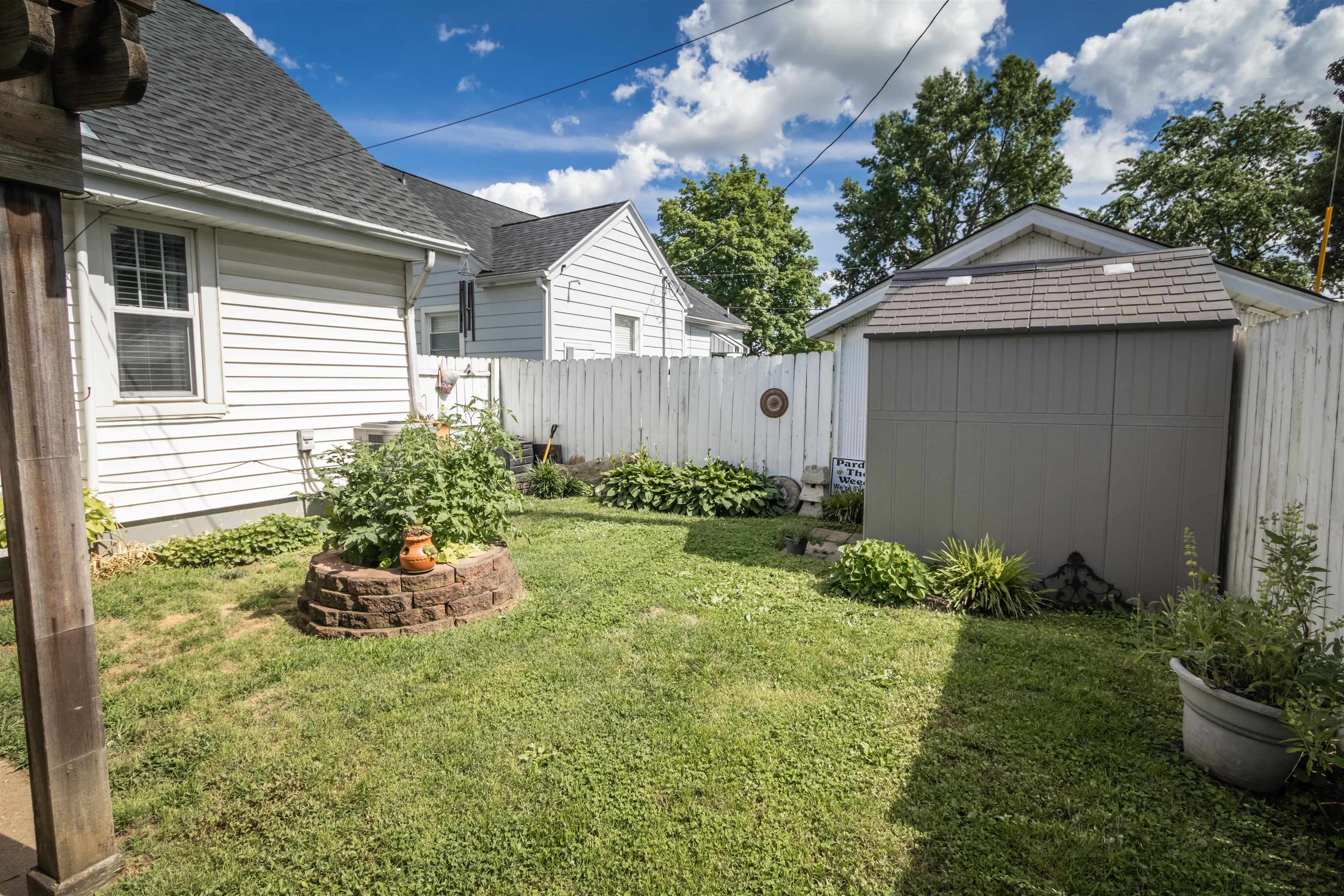 1634 Daviess Street, Owensboro, Kentucky 42303, 4 Bedrooms Bedrooms, ,1 BathroomBathrooms,Single Family Residence,For Sale,Daviess Street,89782