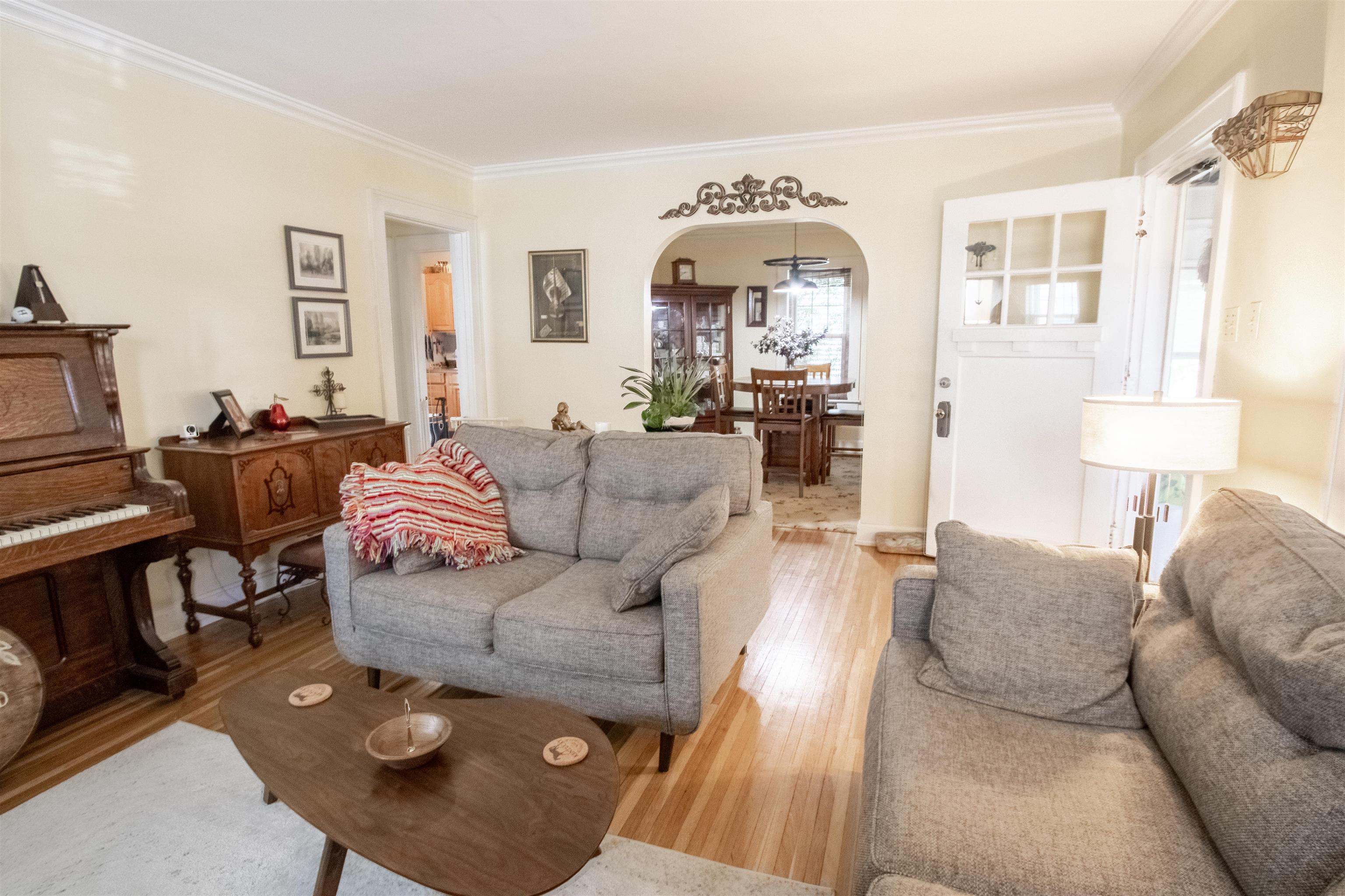 1634 Daviess Street, Owensboro, Kentucky 42303, 4 Bedrooms Bedrooms, ,1 BathroomBathrooms,Single Family Residence,For Sale,Daviess Street,89782