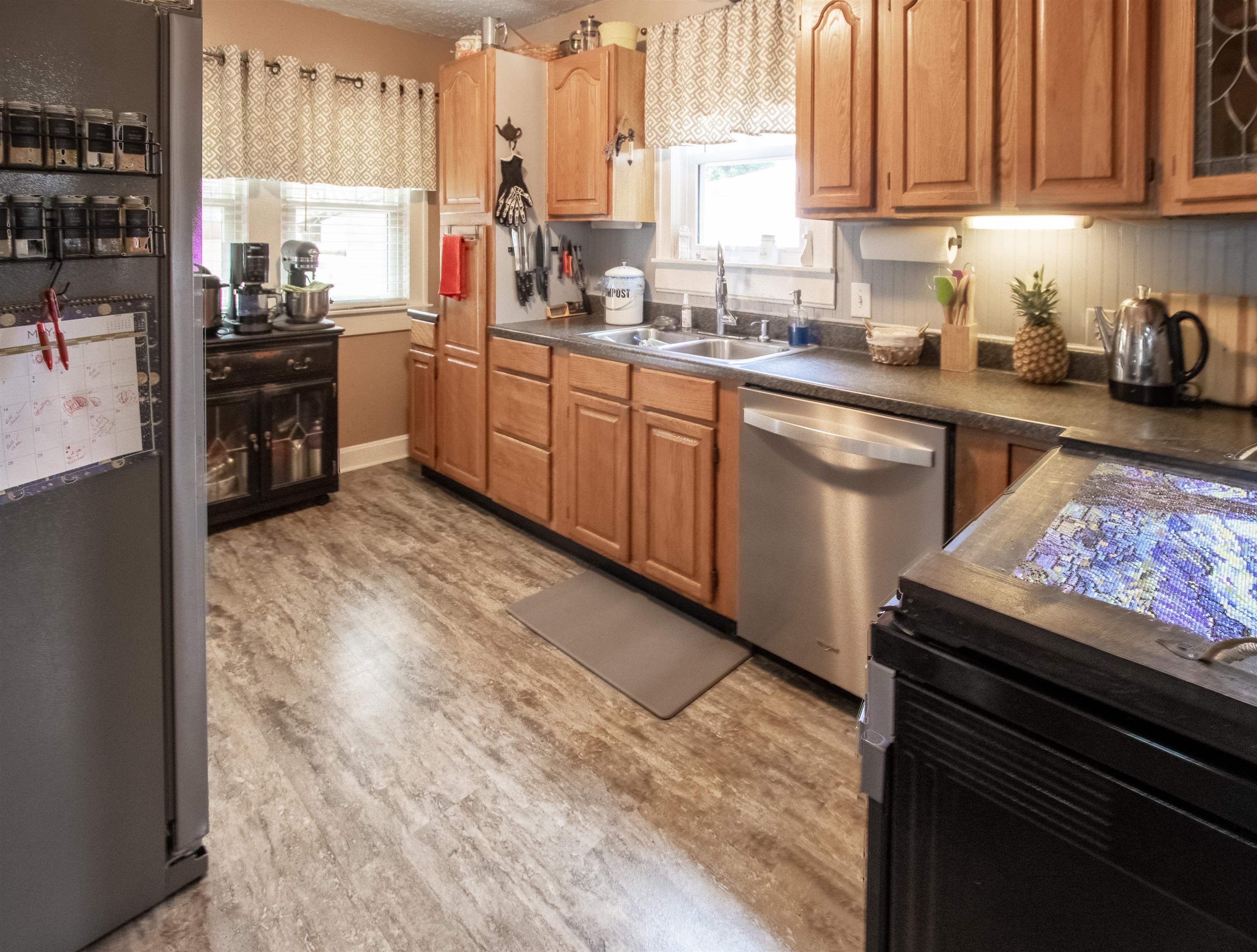 1634 Daviess Street, Owensboro, Kentucky 42303, 4 Bedrooms Bedrooms, ,1 BathroomBathrooms,Single Family Residence,For Sale,Daviess Street,89782