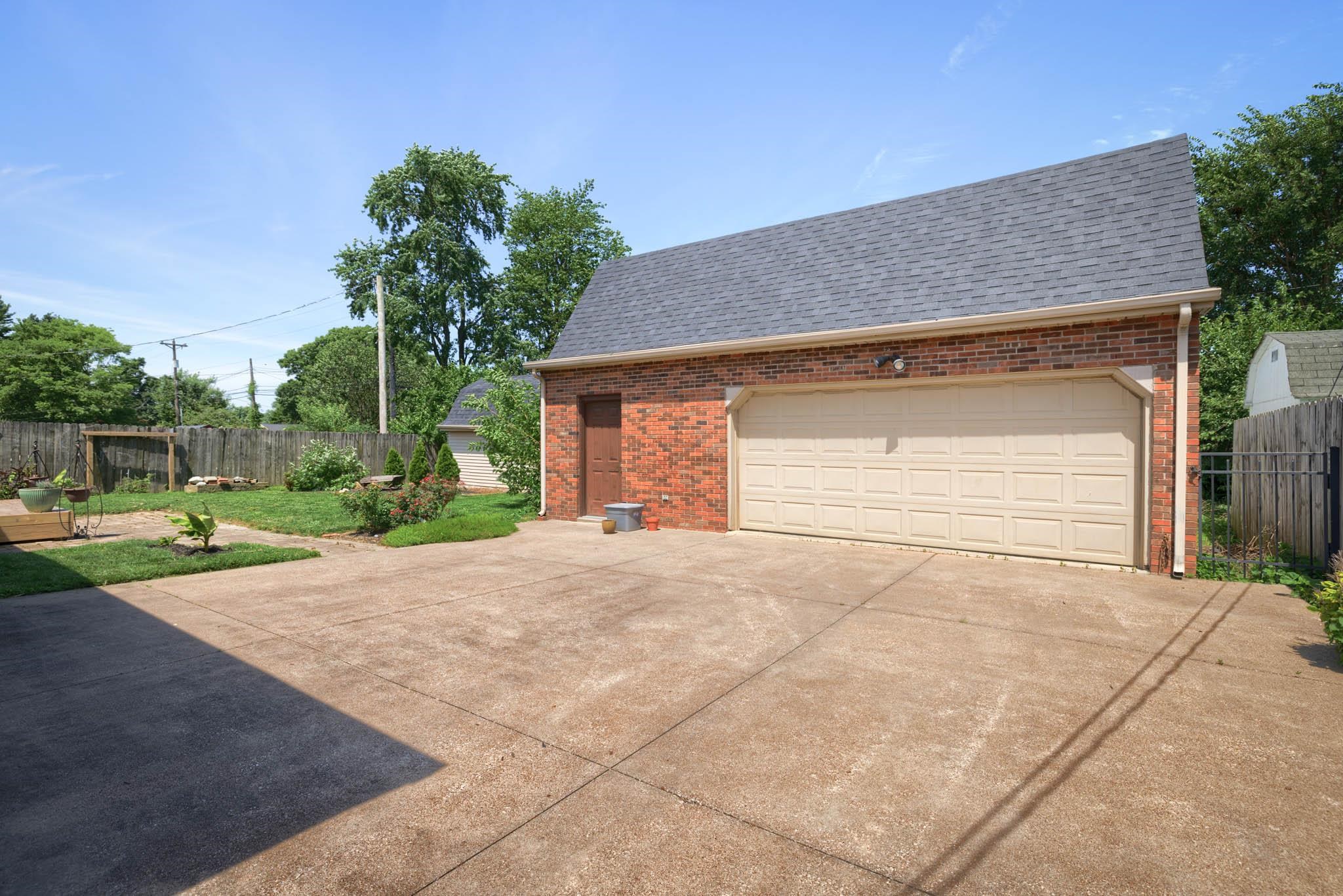 1623 Chapel Lane, Owensboro, Kentucky 42301, 3 Bedrooms Bedrooms, ,2 BathroomsBathrooms,Single Family Residence,For Sale,Chapel Lane,89783