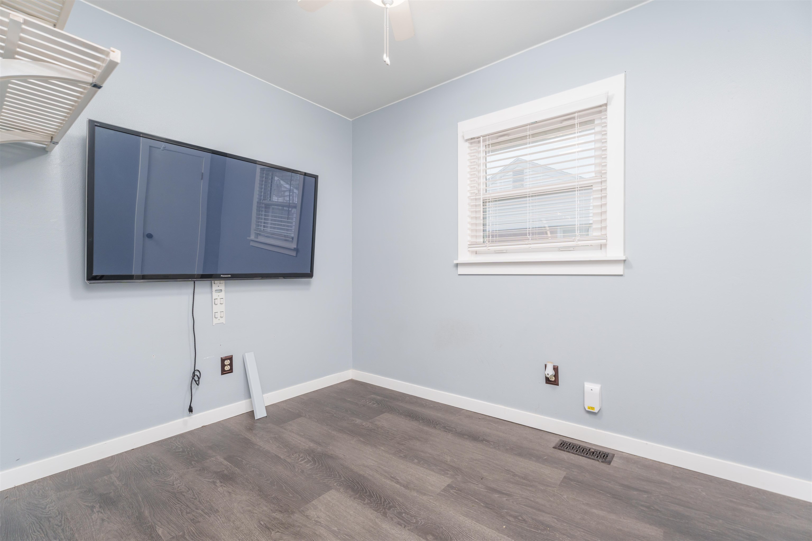 213 Holmes Dr, Owensboro, Kentucky 42303, 3 Bedrooms Bedrooms, ,1 BathroomBathrooms,Single Family Residence,For Sale,Holmes Dr,89788
