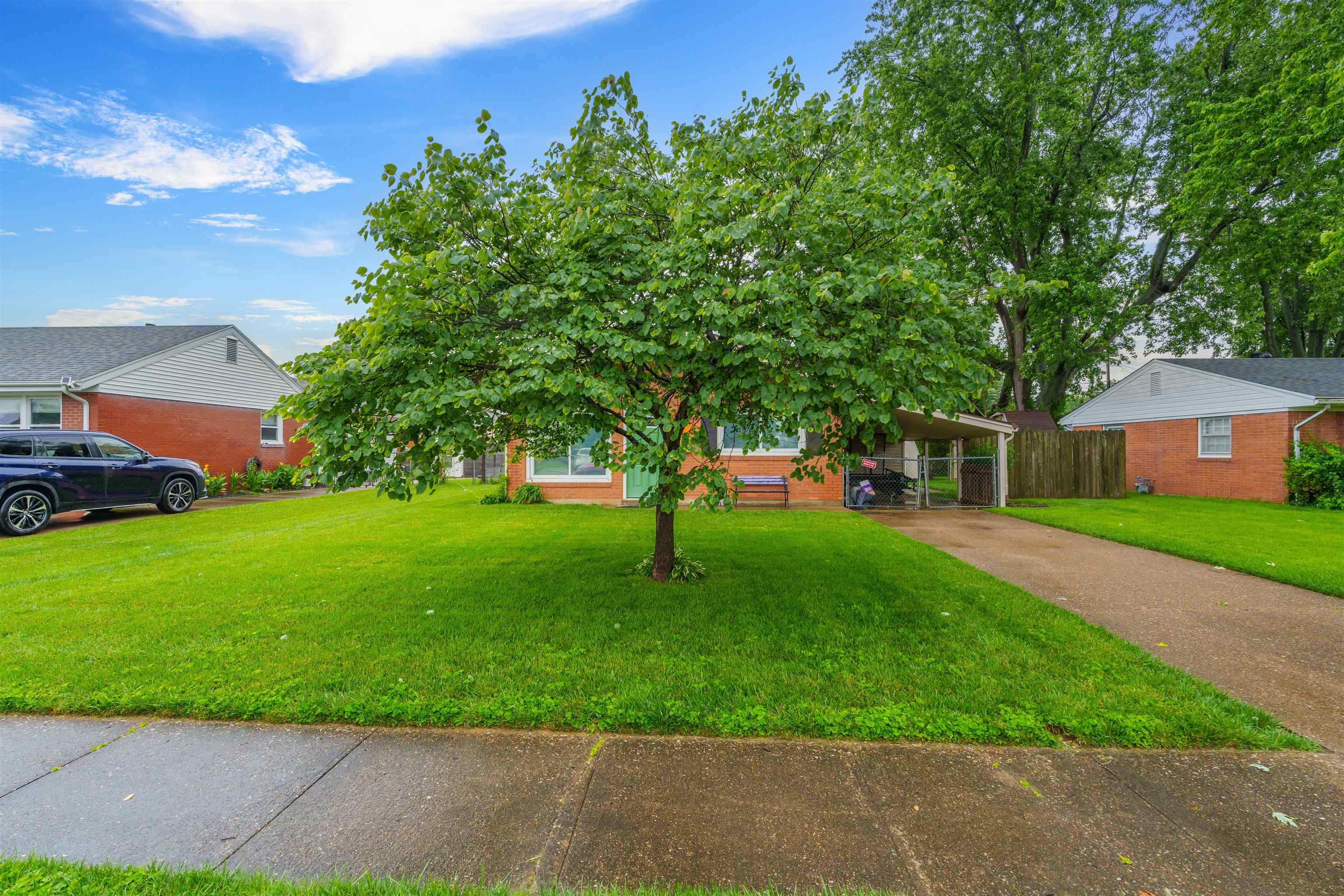 213 Holmes Dr, Owensboro, Kentucky 42303, 3 Bedrooms Bedrooms, ,1 BathroomBathrooms,Single Family Residence,For Sale,Holmes Dr,89788
