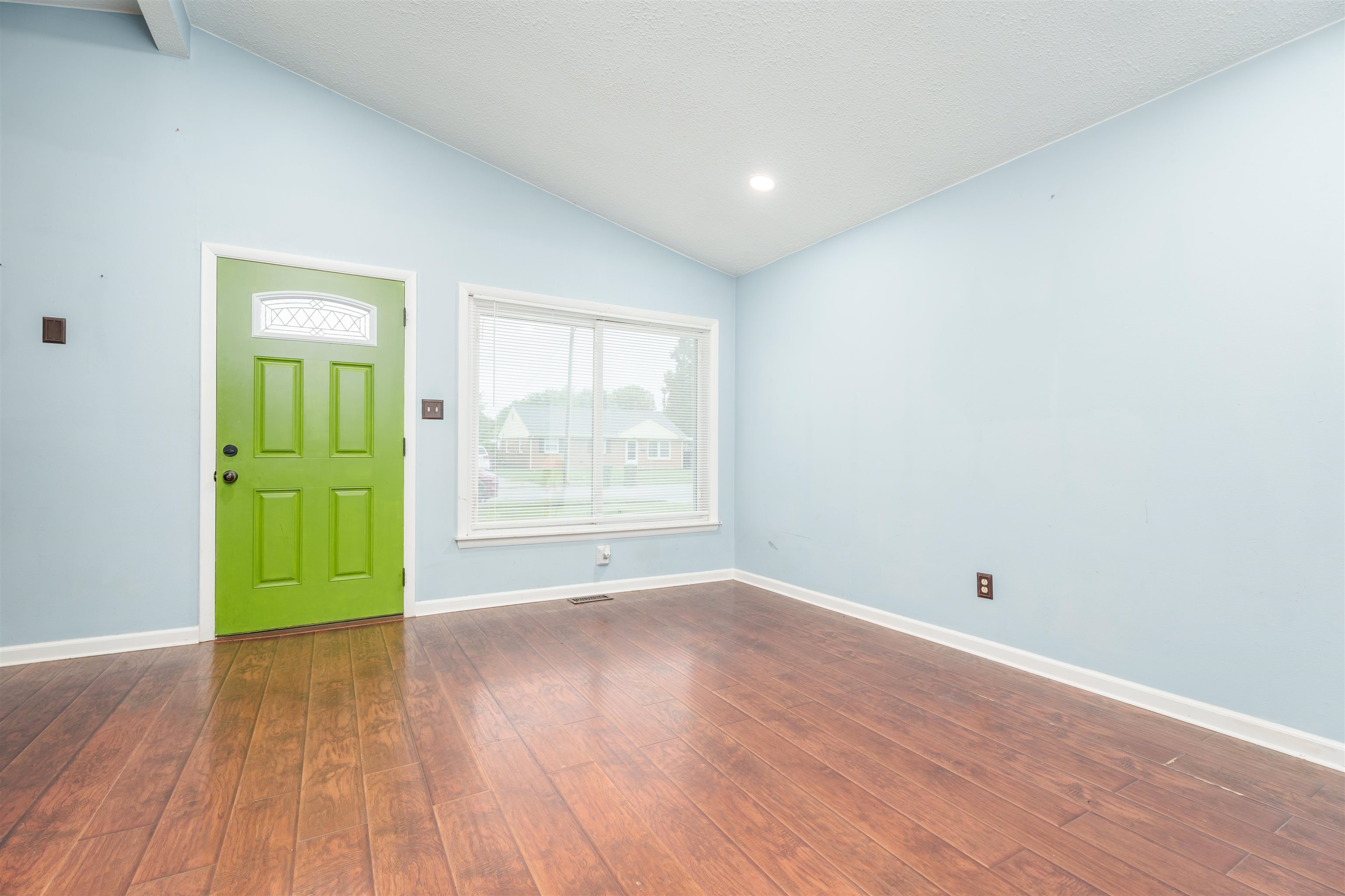 213 Holmes Dr, Owensboro, Kentucky 42303, 3 Bedrooms Bedrooms, ,1 BathroomBathrooms,Single Family Residence,For Sale,Holmes Dr,89788