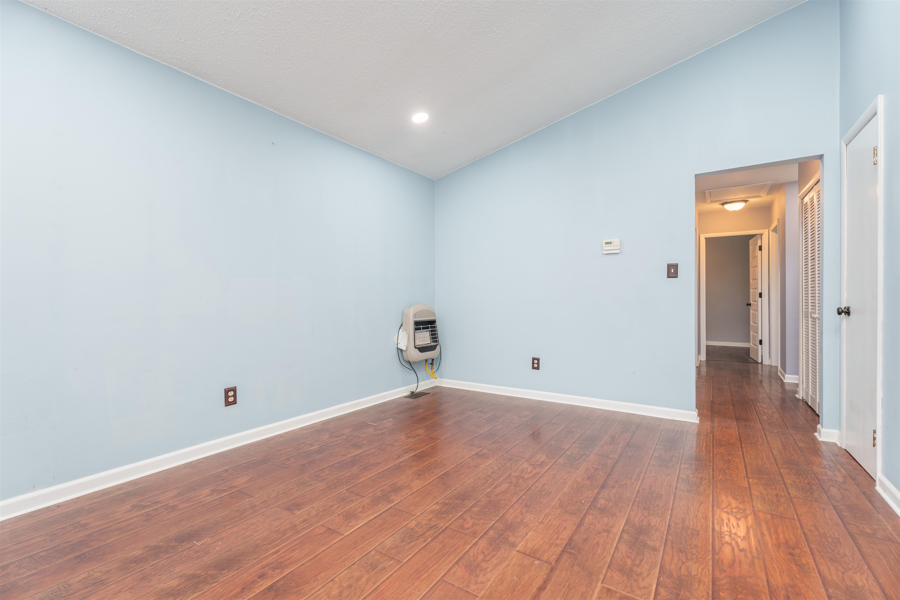 213 Holmes Dr, Owensboro, Kentucky 42303, 3 Bedrooms Bedrooms, ,1 BathroomBathrooms,Single Family Residence,For Sale,Holmes Dr,89788