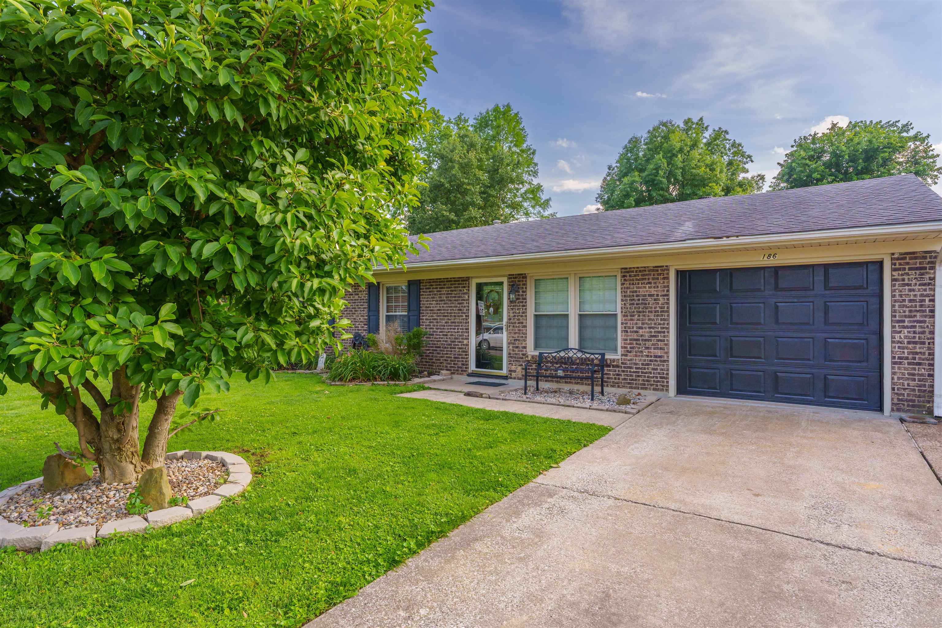 186 Martin Way, Owensboro, Kentucky 42301, 3 Bedrooms Bedrooms, ,1 BathroomBathrooms,Single Family Residence,For Sale,Martin Way,89795