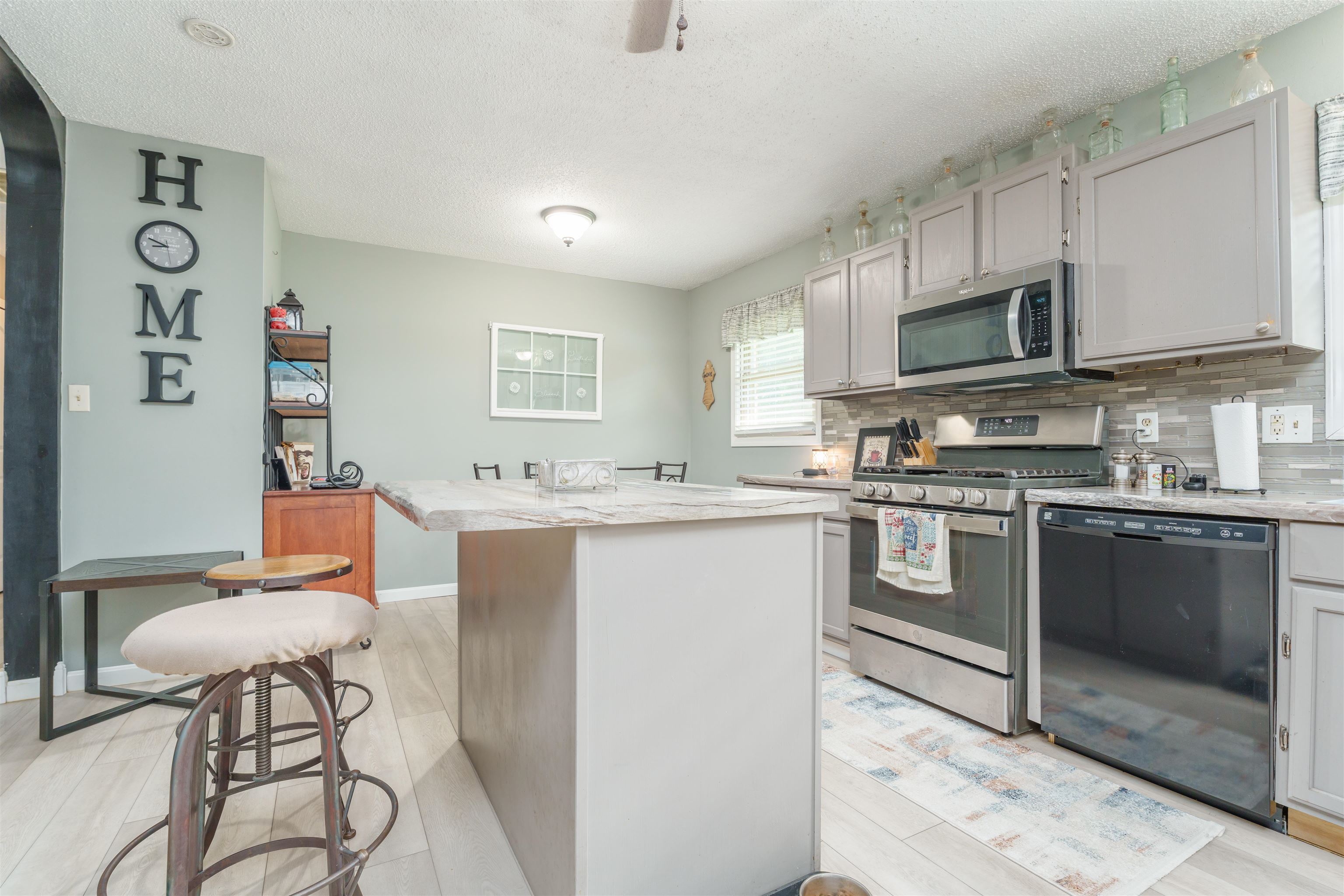 186 Martin Way, Owensboro, Kentucky 42301, 3 Bedrooms Bedrooms, ,1 BathroomBathrooms,Single Family Residence,For Sale,Martin Way,89795