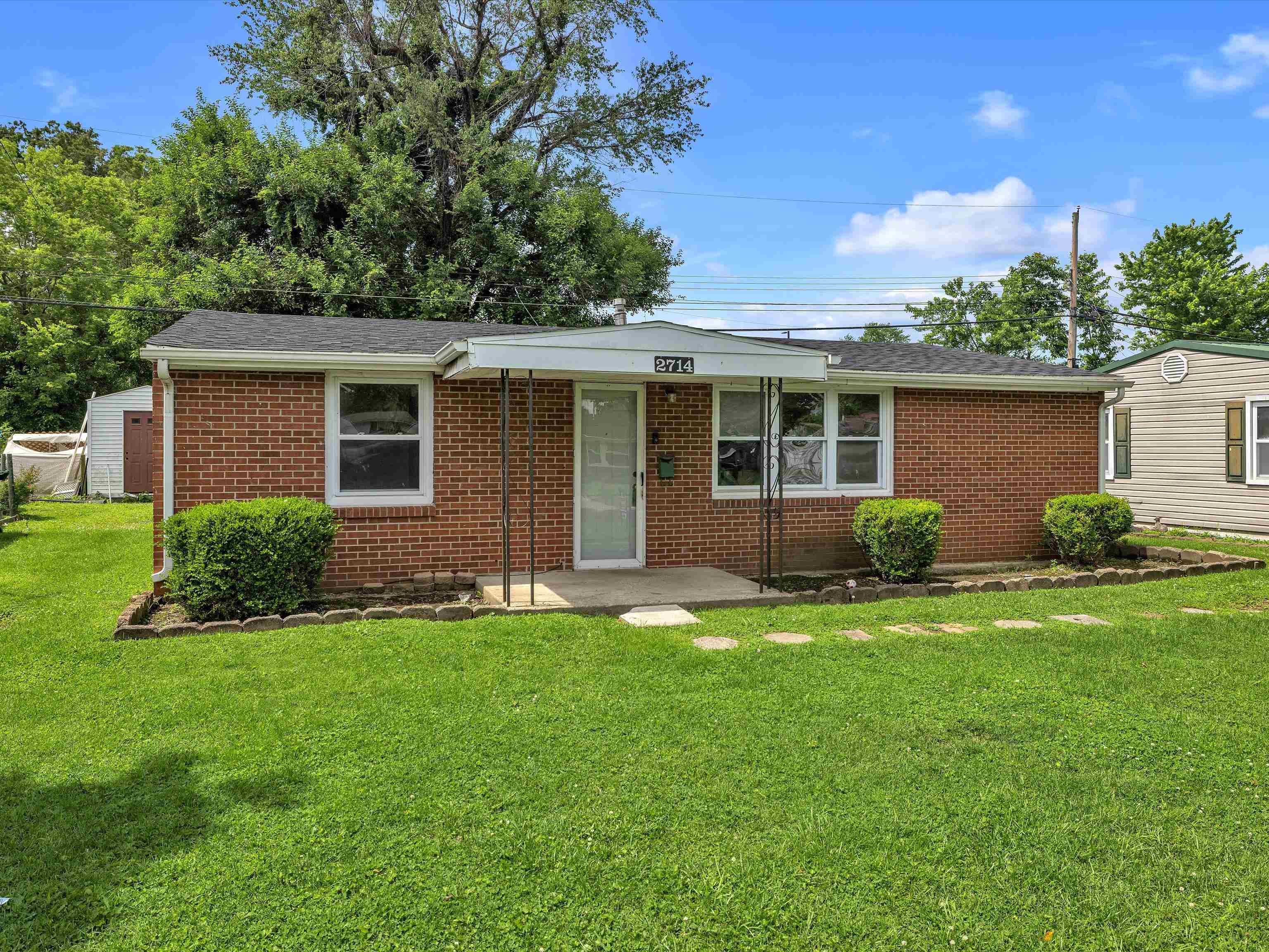 2714 West 6th, Owensboro, Kentucky 42301, 3 Bedrooms Bedrooms, ,1 BathroomBathrooms,Single Family Residence,For Sale,West 6th,89799