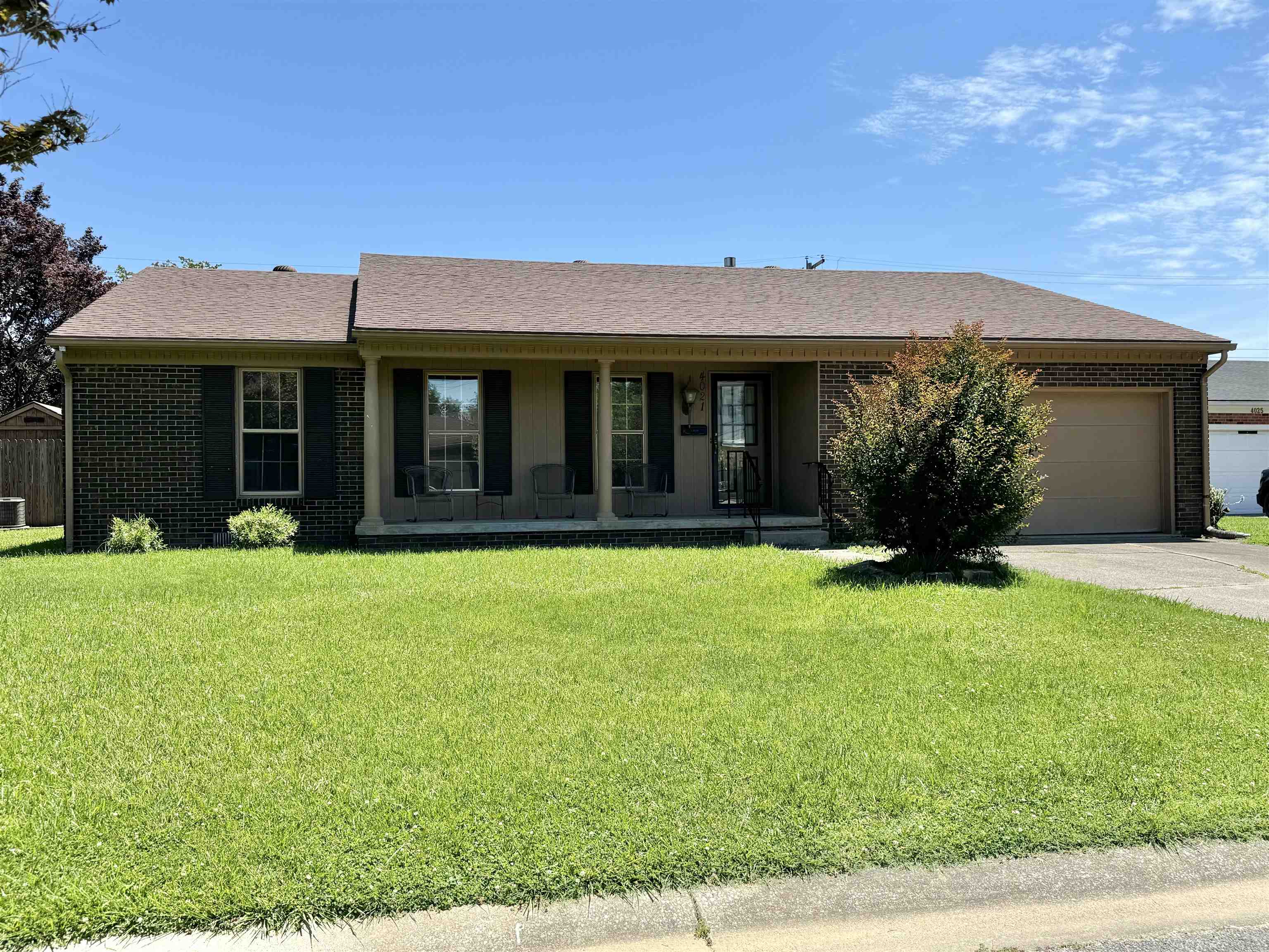 4021 Kensington, Owensboro, Kentucky 42301, 3 Bedrooms Bedrooms, ,2 BathroomsBathrooms,Single Family Residence,For Sale,Kensington,89800