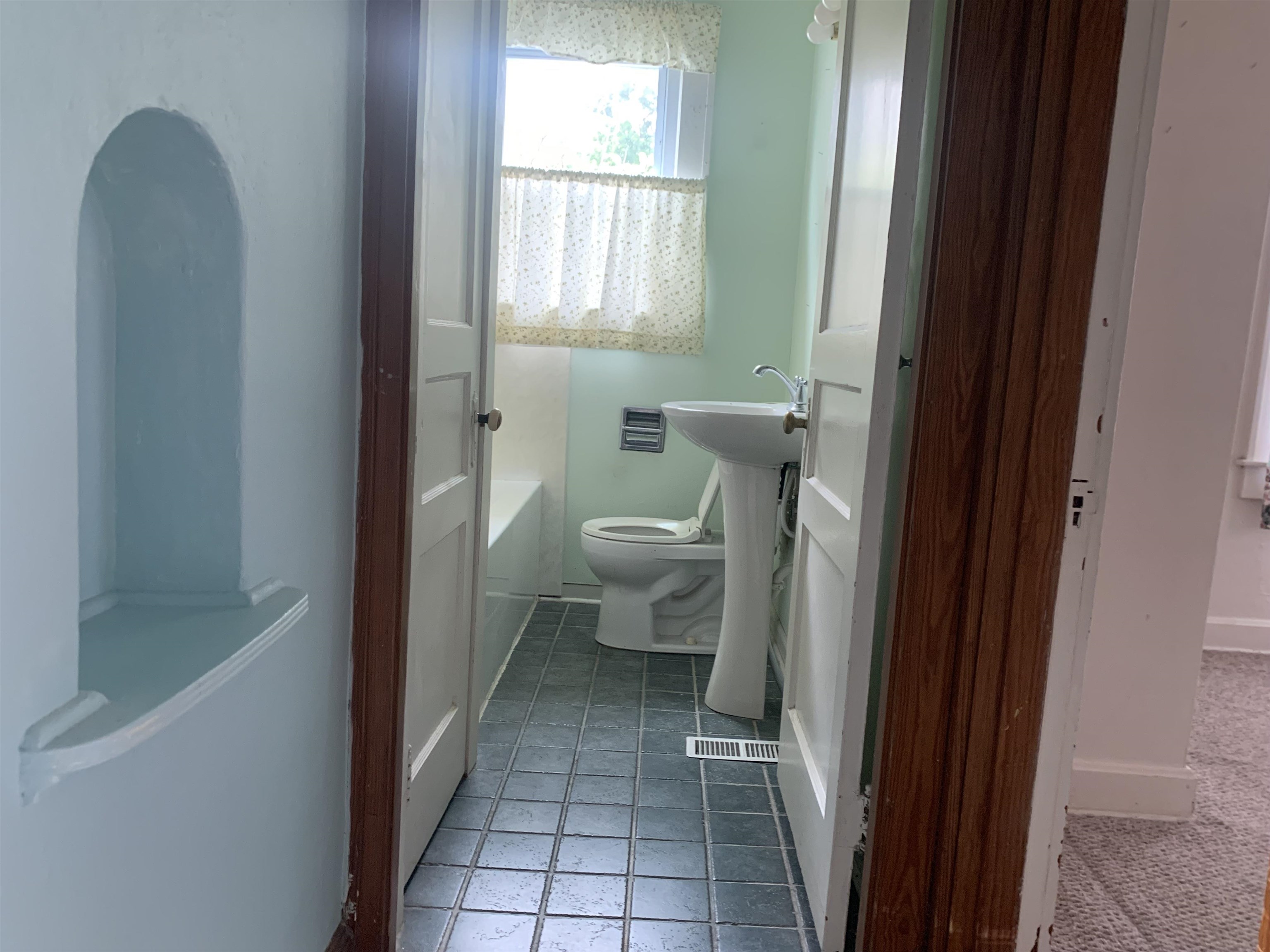401 Booth Ave., Owensboro, Kentucky 42301, 4 Bedrooms Bedrooms, ,1 BathroomBathrooms,Single Family Residence,For Sale,Booth Ave.,89801