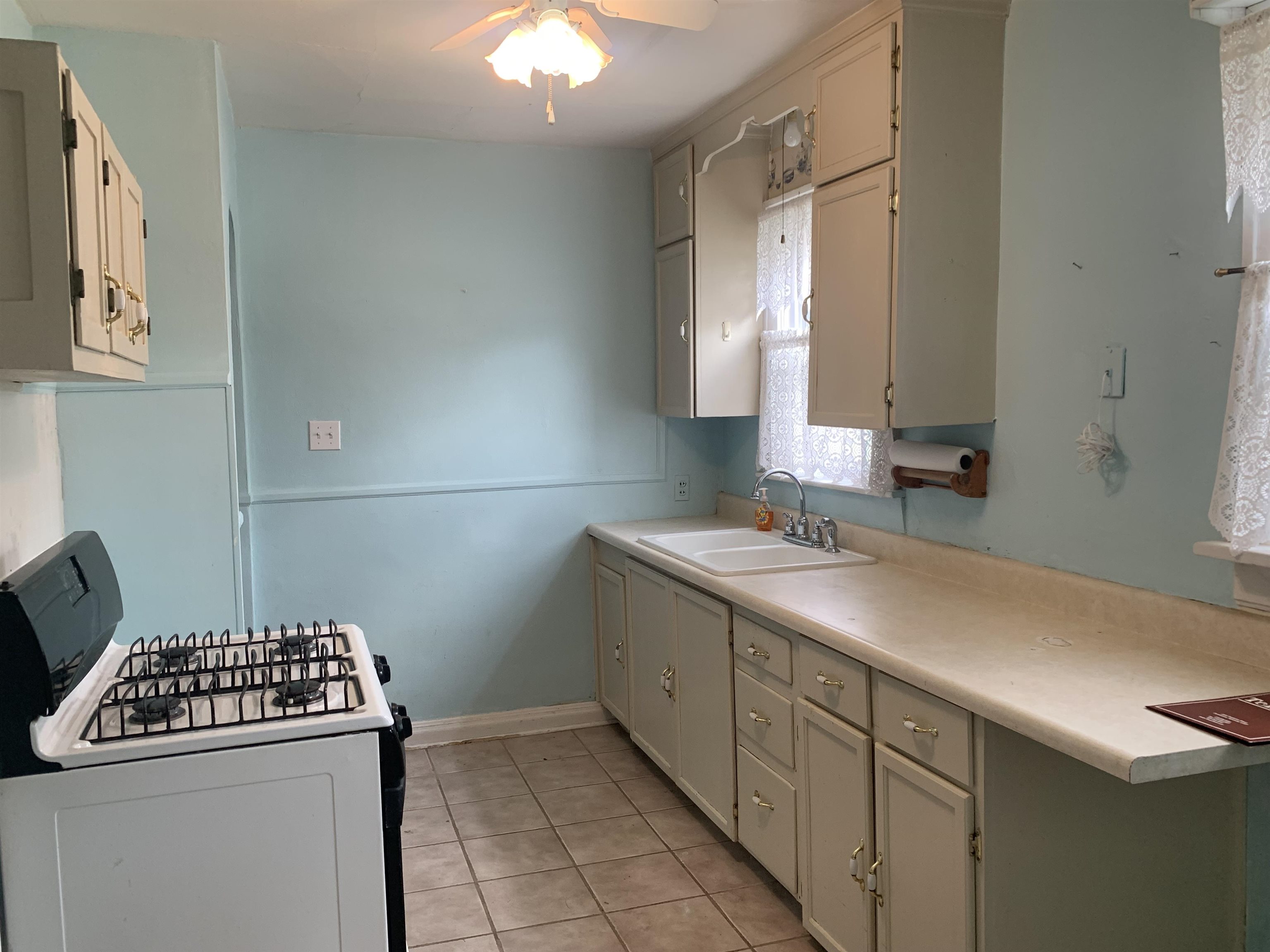 401 Booth Ave., Owensboro, Kentucky 42301, 4 Bedrooms Bedrooms, ,1 BathroomBathrooms,Single Family Residence,For Sale,Booth Ave.,89801