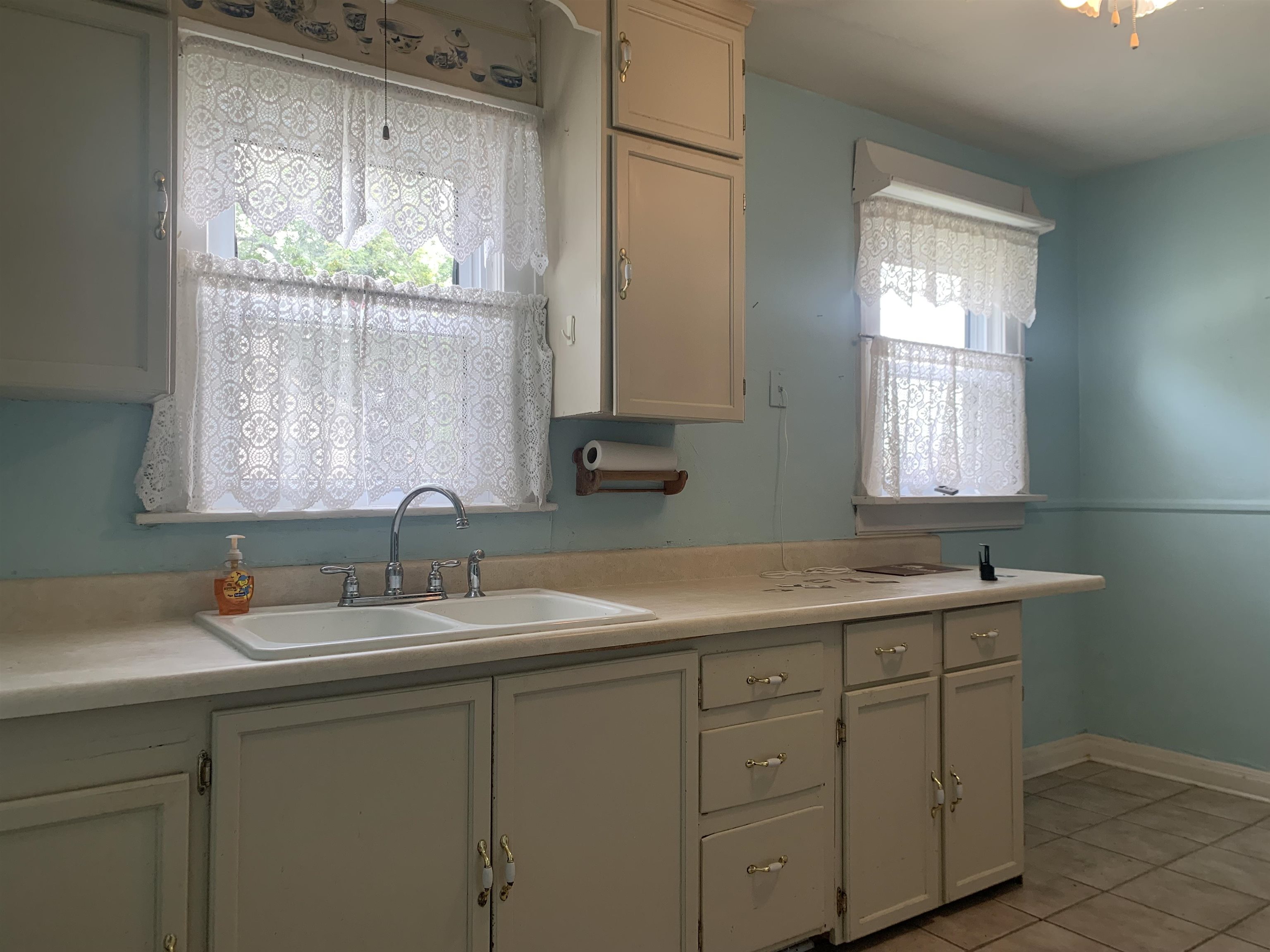 401 Booth Ave., Owensboro, Kentucky 42301, 4 Bedrooms Bedrooms, ,1 BathroomBathrooms,Single Family Residence,For Sale,Booth Ave.,89801
